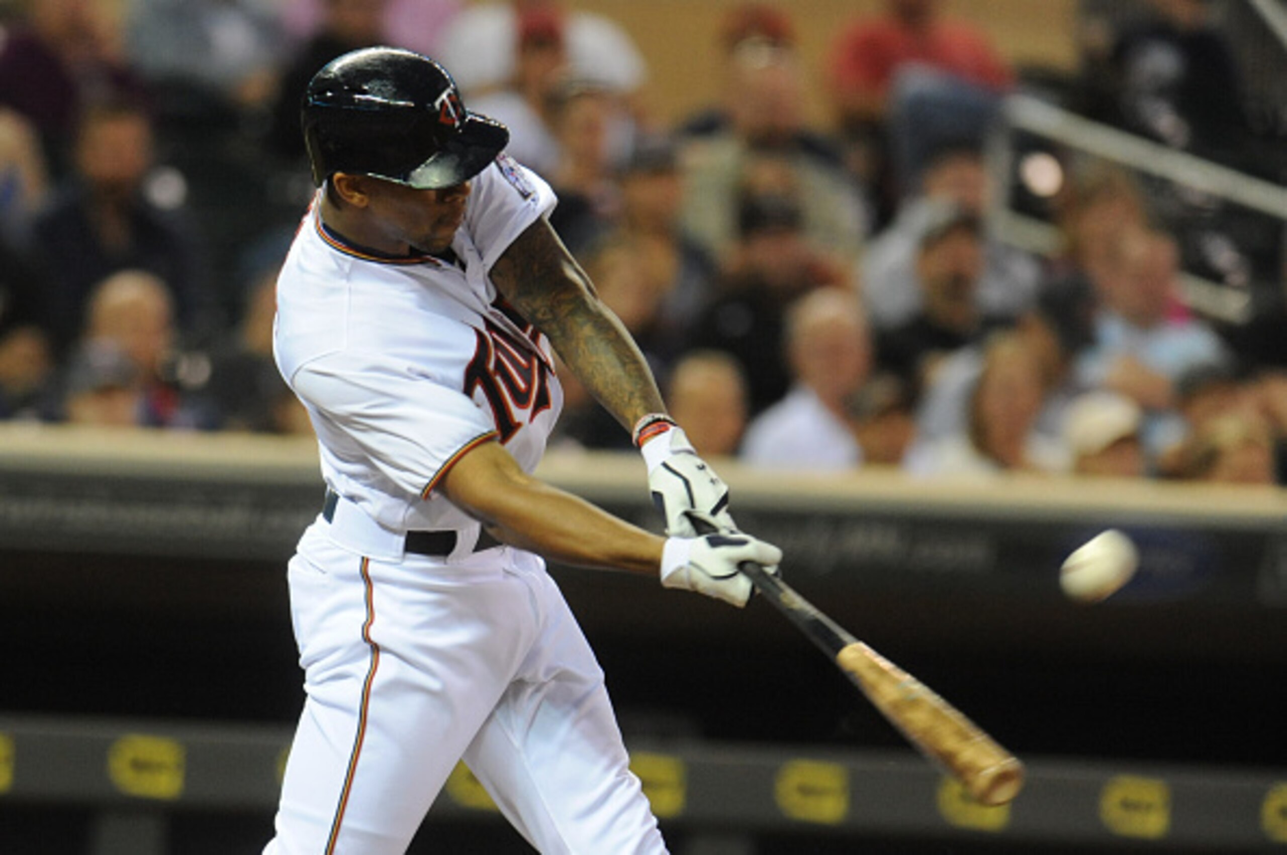 MINNEAPOLIS, MN - SEPTEMBER 01: Center fielder Byron Buxton #25 of the Minnesota Twins hits a home run scoring three runs against the Chicago White Sox at Target Field on September 1, 2016 in Minneapolis, Minnesota. (Photo by Marilyn Indahl/Getty Images)