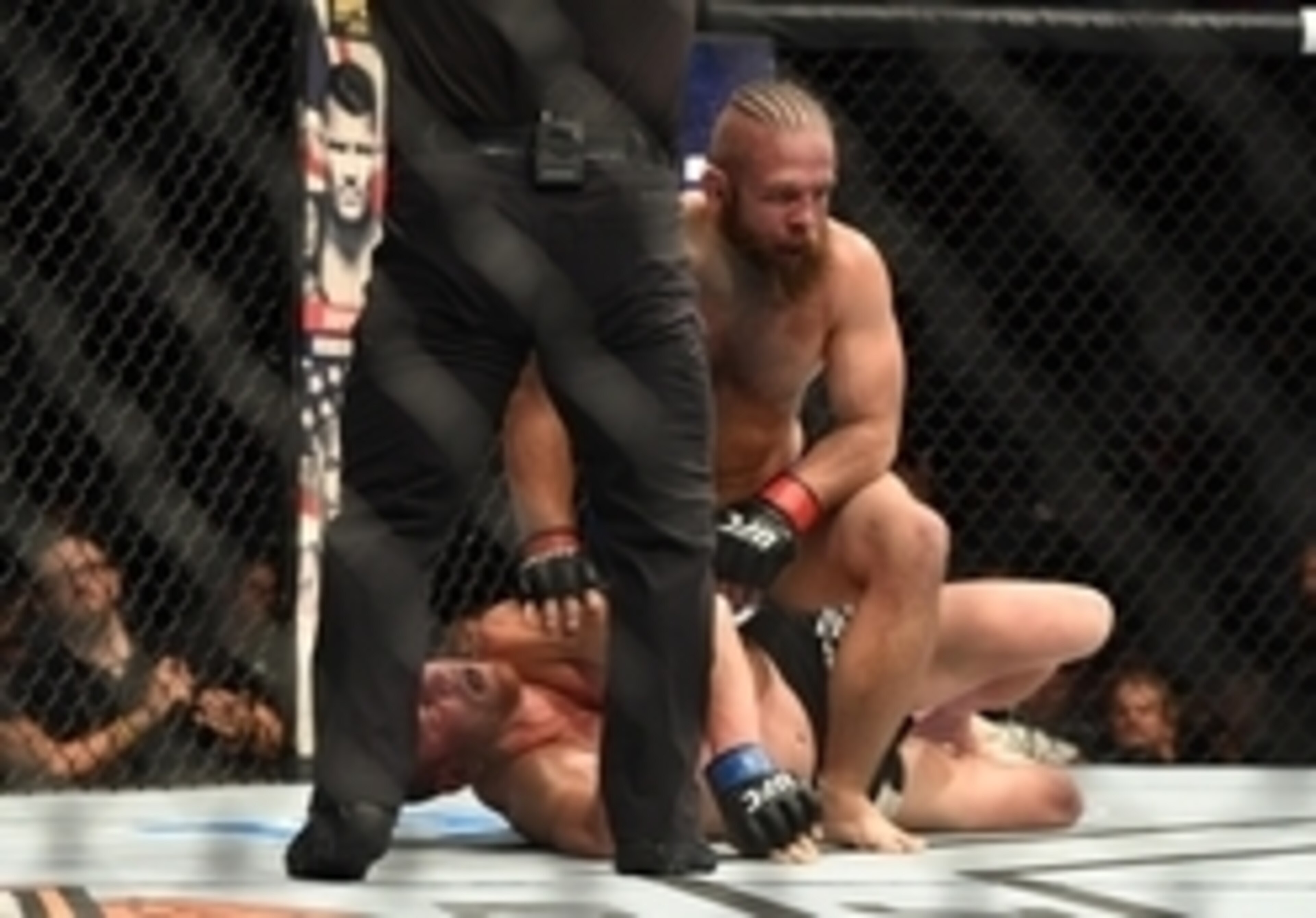Nik Lentz (top) handled Michael McBride on the undercard.