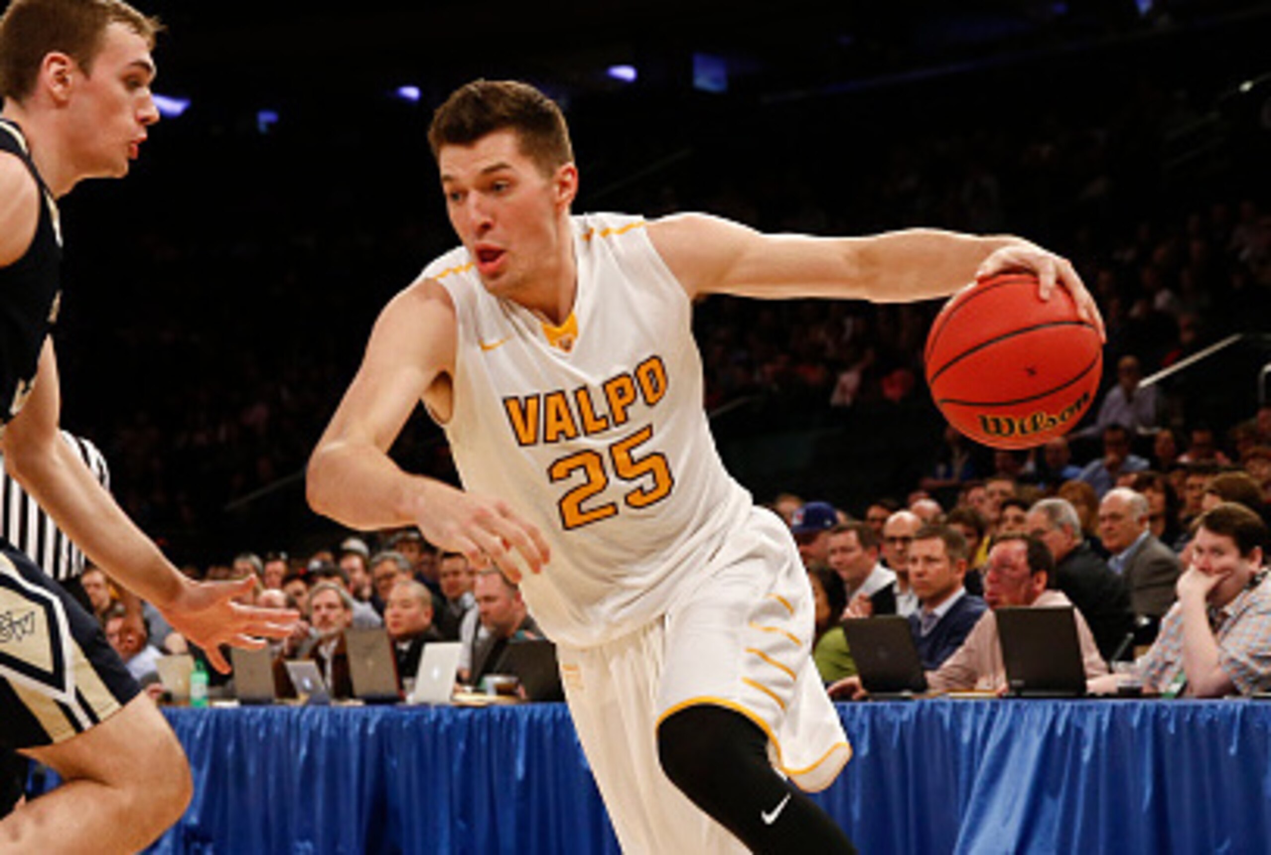 Valparaiso's Alec Peters