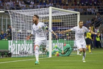 (L-R) Sergio Ramos of Real Madrid, goalkeeper Jan Oblak of Club Atletico de Madrid, Karim Benzema of Real Madrid during the UEFA Champions League final match between Real Madrid and Atletico Madrid on May 28, 2016 at the Giuseppe Meazza San Siro stadium i