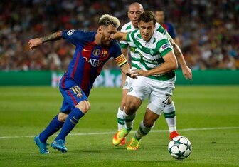 Messi (l.) is already the top scorer in this season's Champions League after his hat-trick in Barcelona's 7-0 win over Celtic.