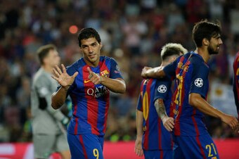 How many European Golden Shoes? Suarez (l.) has won the accolade once each with Liverpool and Barcelona.