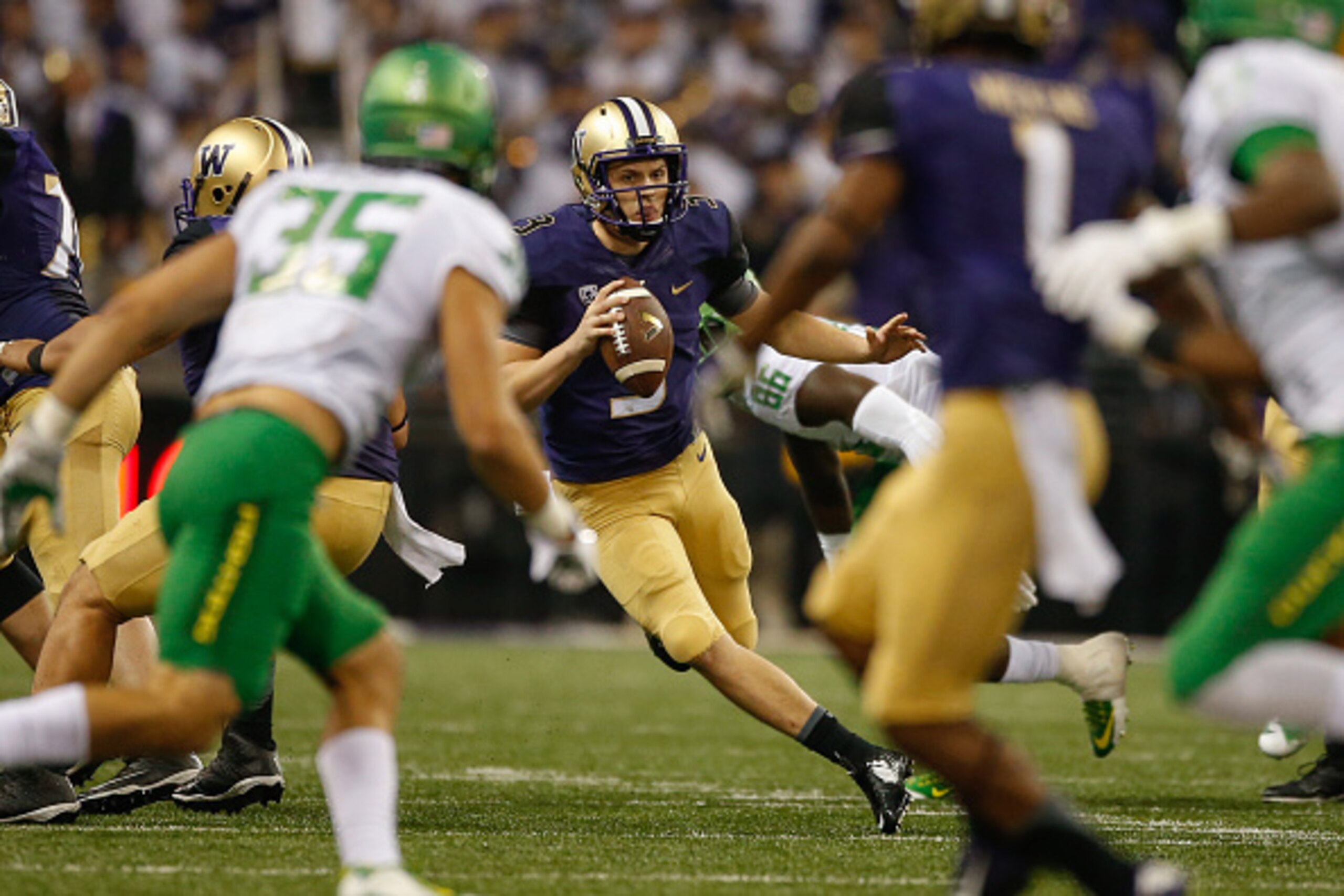 Washington is looking to beat Oregon for the first time since 2003.