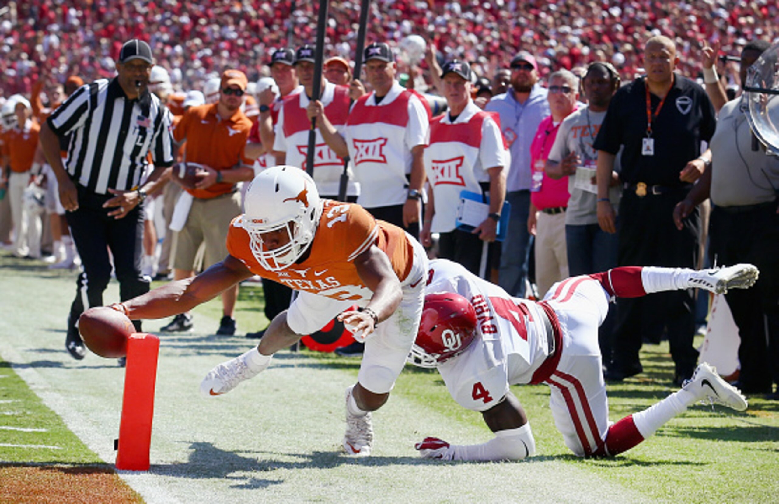 The Red River Shootout in Dallas is a must-win for both Oklahoma and Texas.