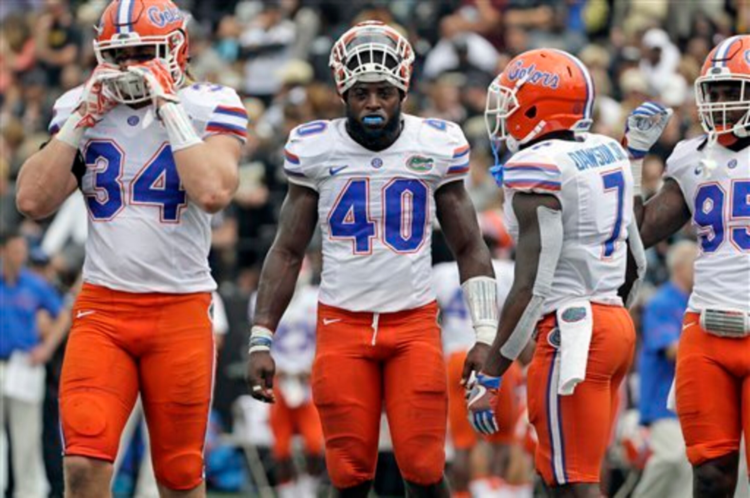 Jarrad Davis (No. 40).