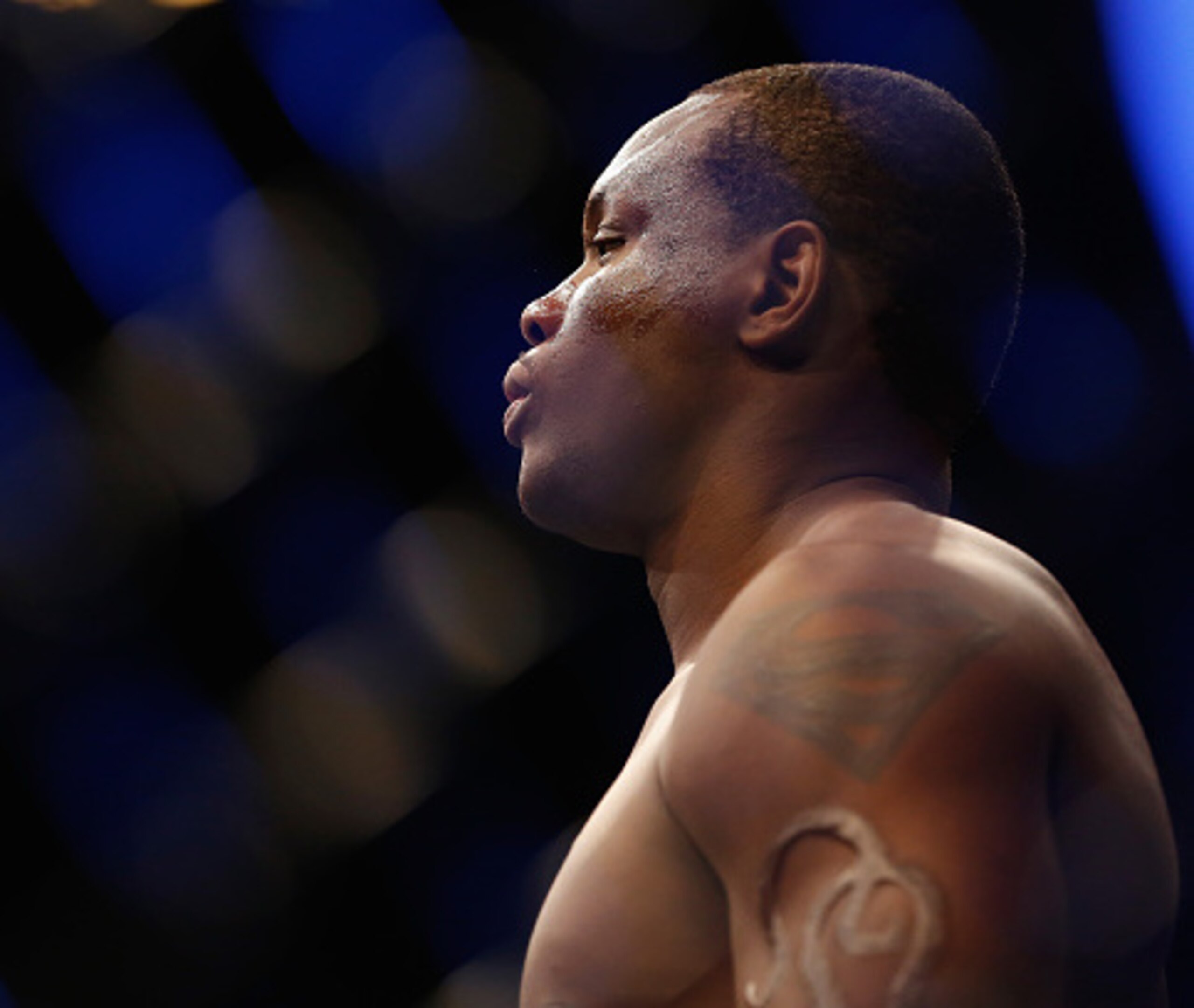 Former interim title challenger Saint Preux takes on Manuwa.