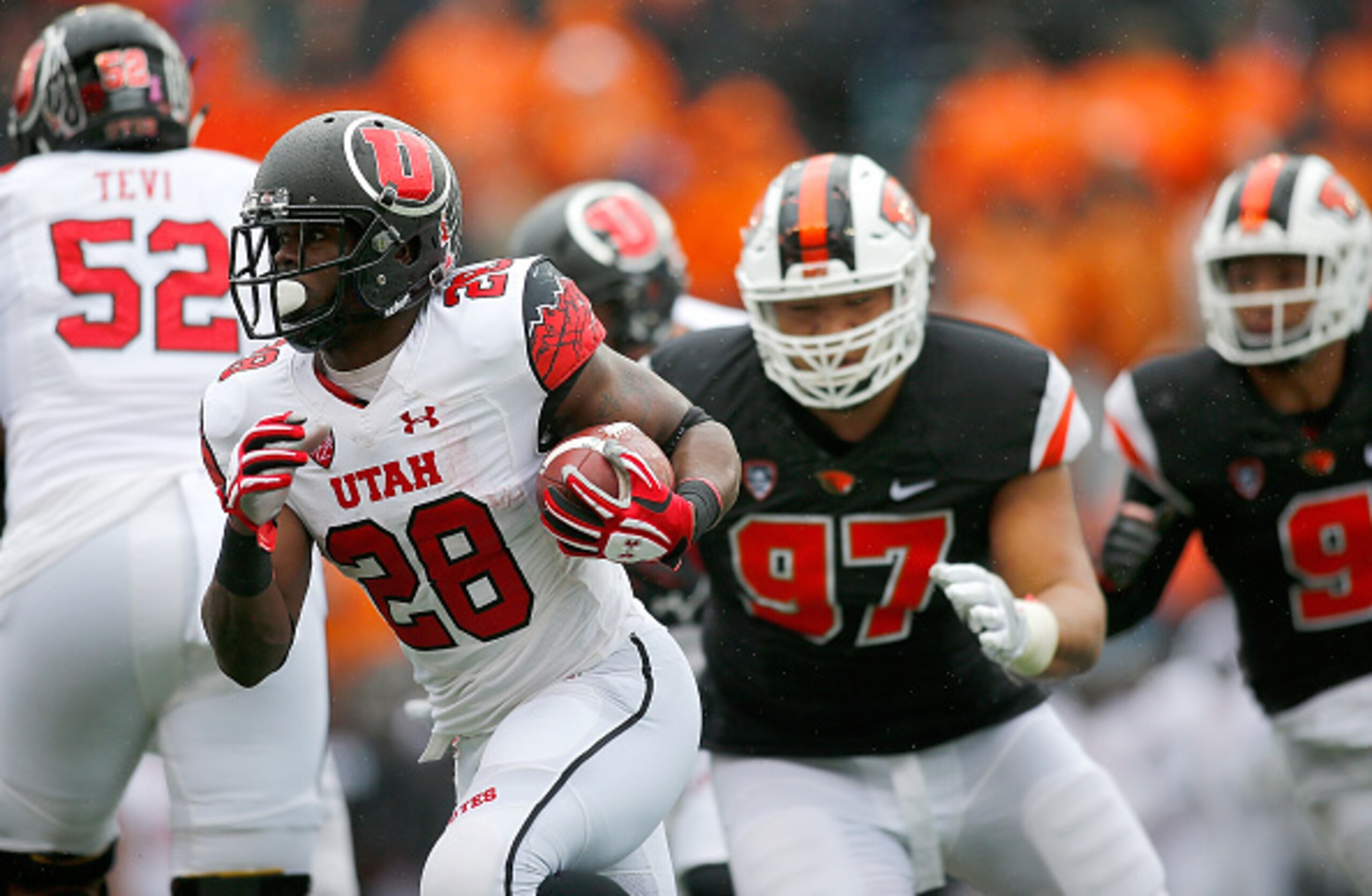 Utah RB Joe Williams ran for 179 yards after having retired from football earlier this season.
