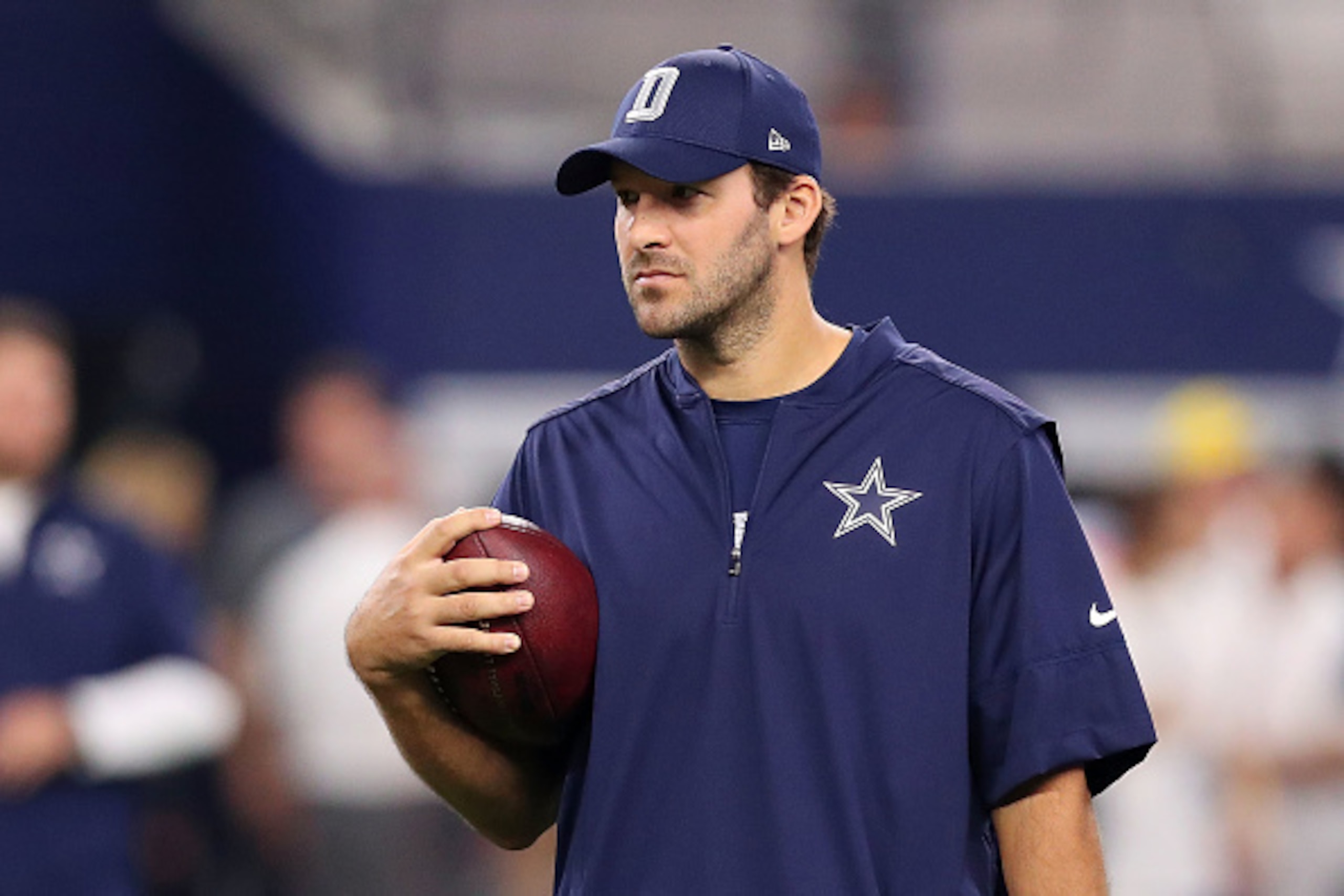 Tony Romo hasn't played in an NFL regular-season game since last November.