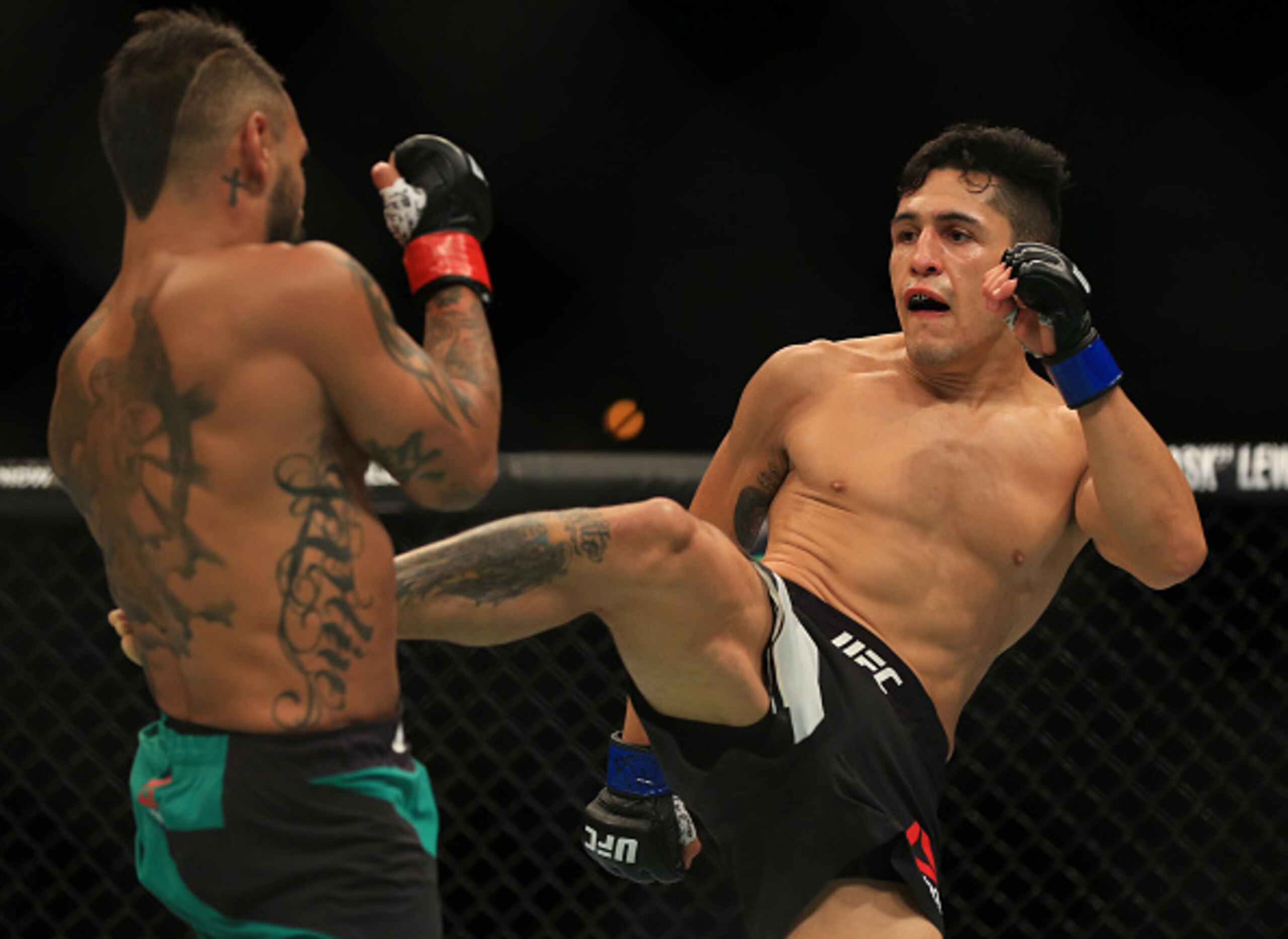 Mexico's Perez headlines the Fox Sports 1 card against Arantes.