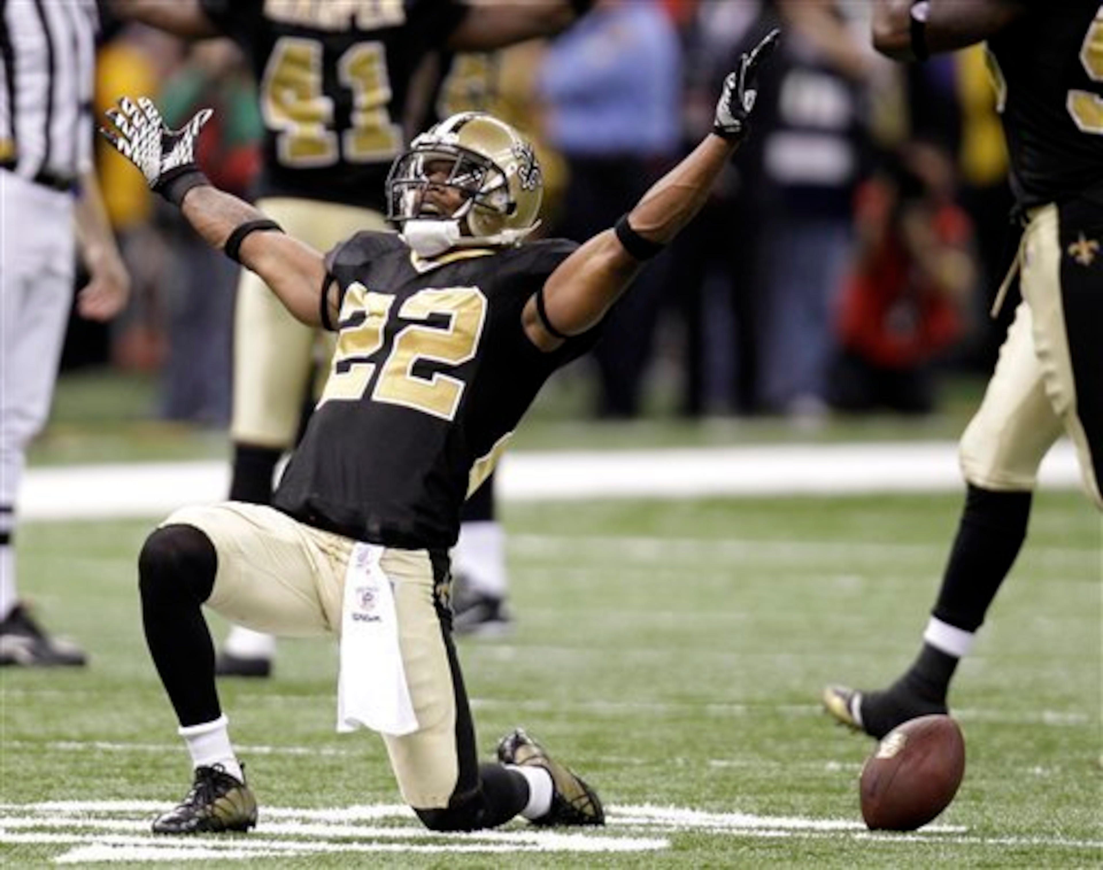 Tracy Porter intercepted Brett Favre late in the 2009 NFC Championship Game.