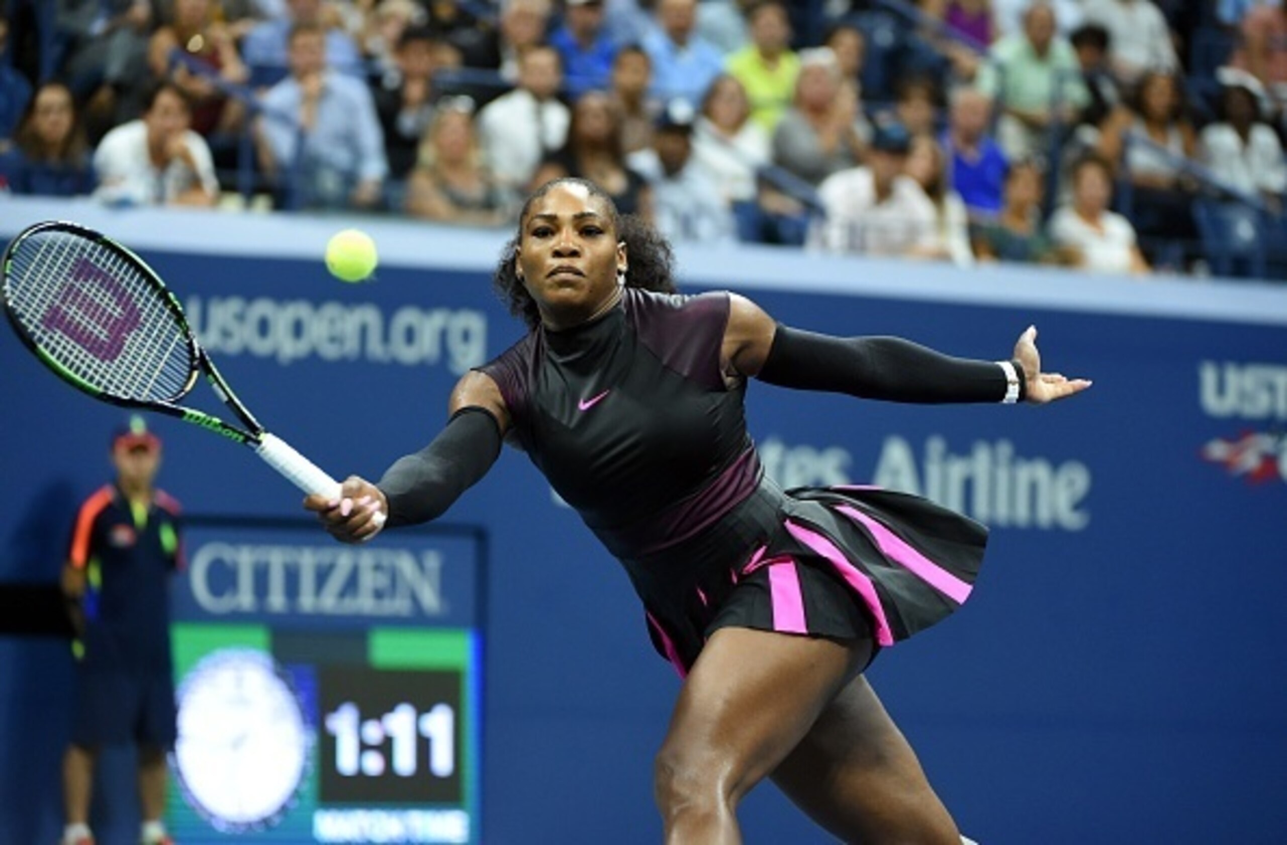 Serena Williams hits a forehand during the semifinals of the 2016 U.S. Open.