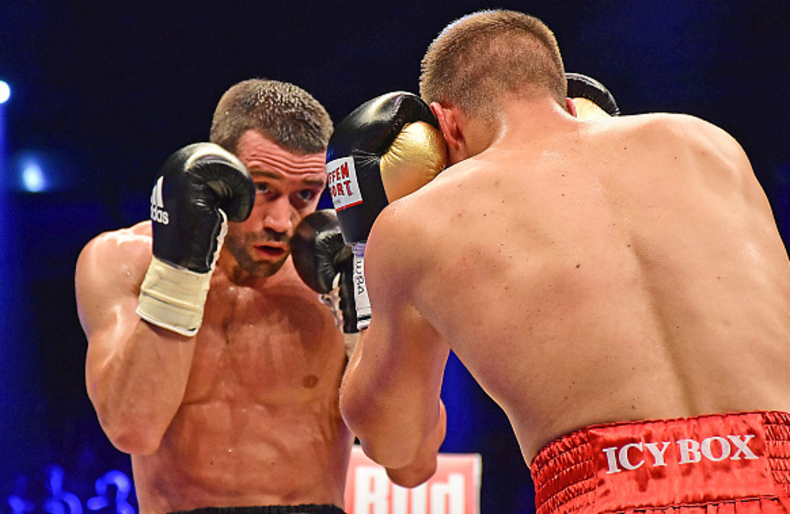 Giovanni De Carolis retained his title thanks to a majority draw in July. Giovanni De Carolis retained his title thanks to a majority draw in July.
