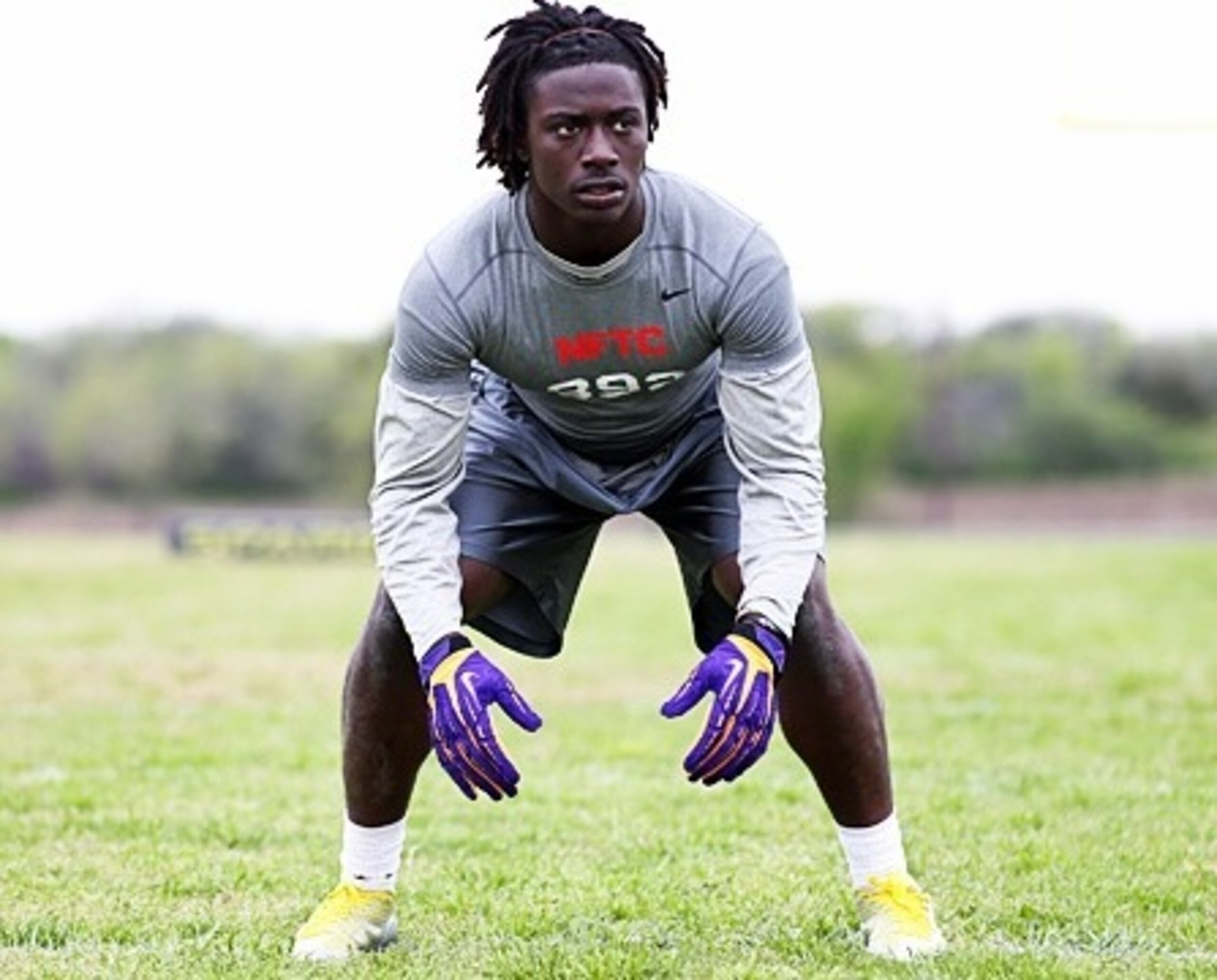 LB Dylan Moses
