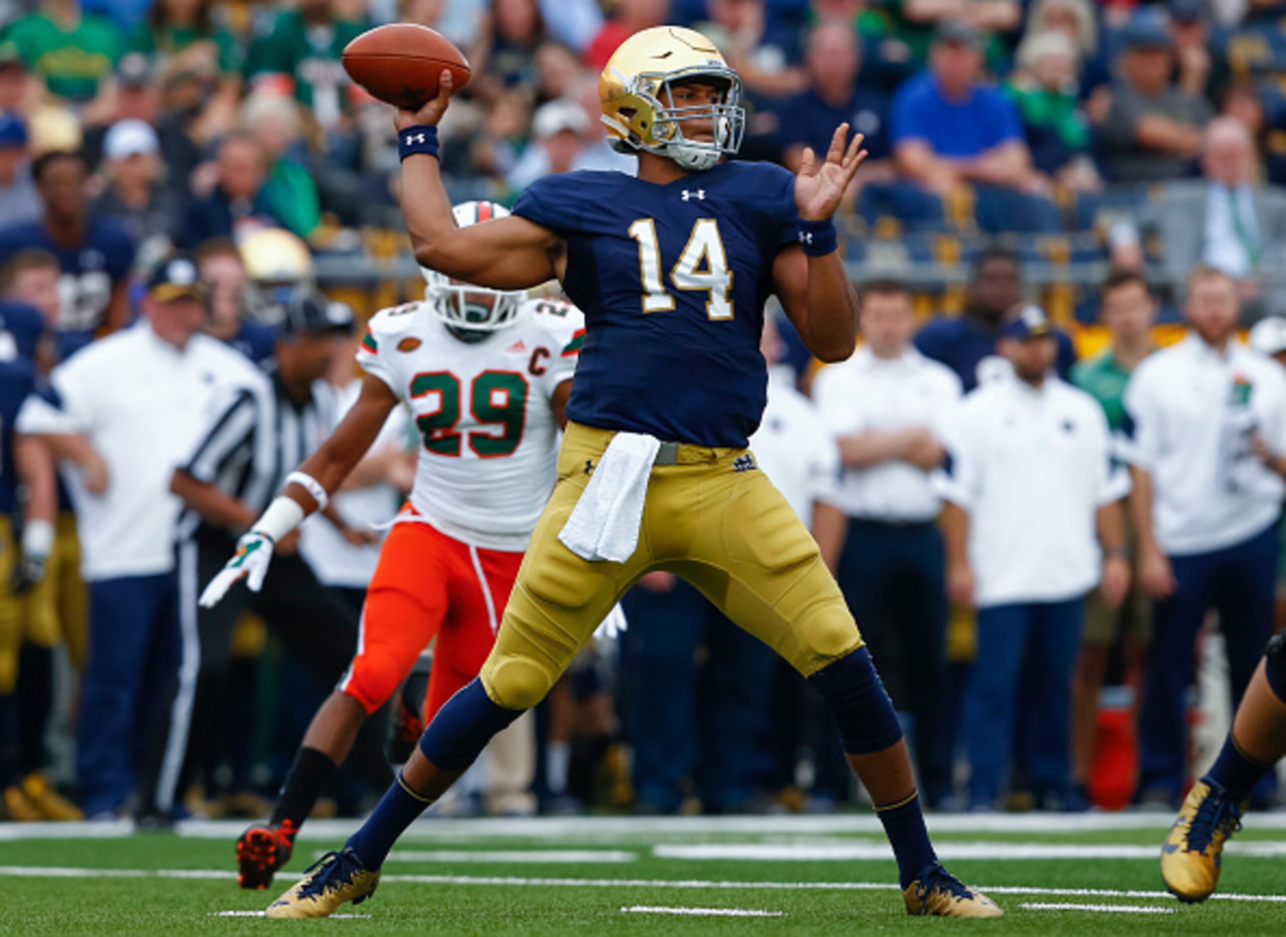 Notre Dame has won 10 consecutive regular-season neutral-site games.