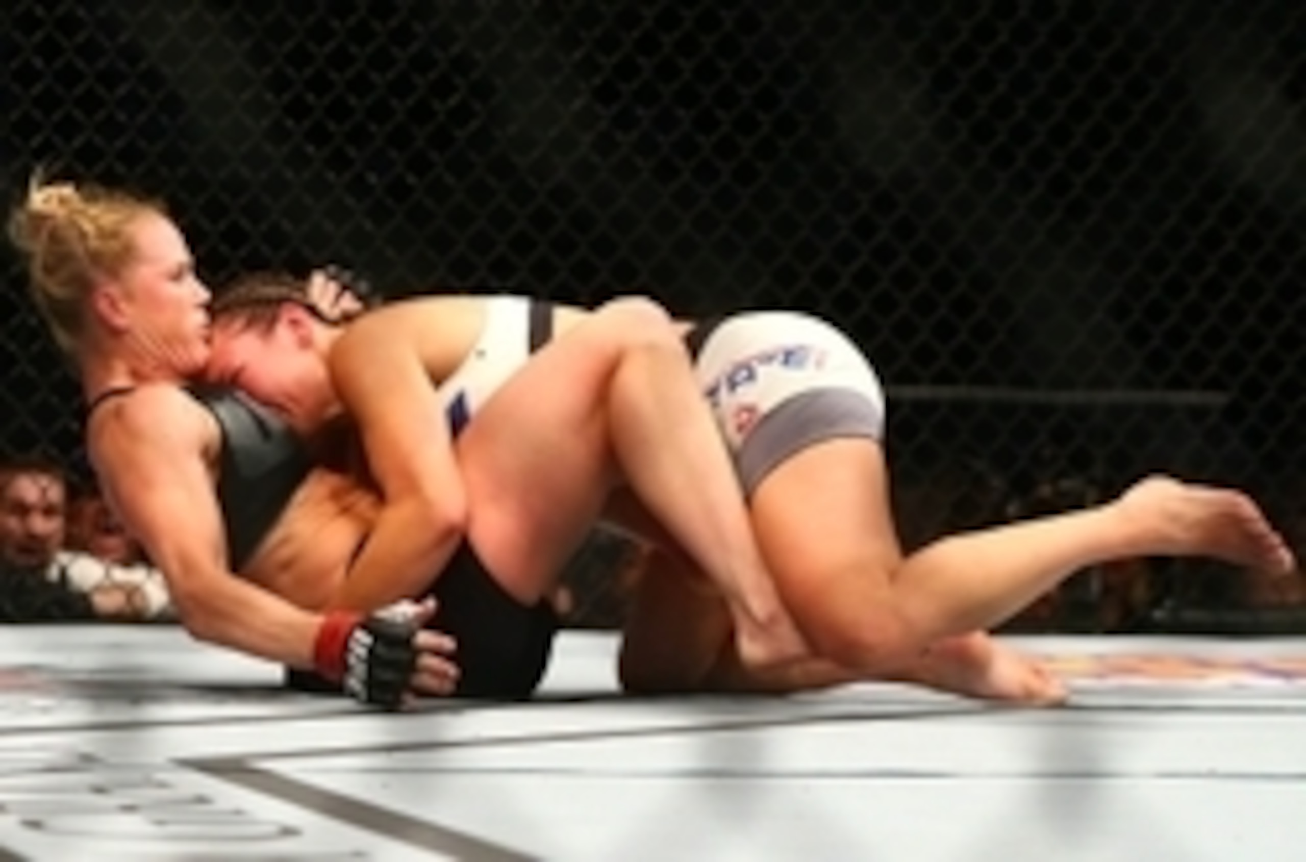 Tate grappled her way to the bantamweight title.