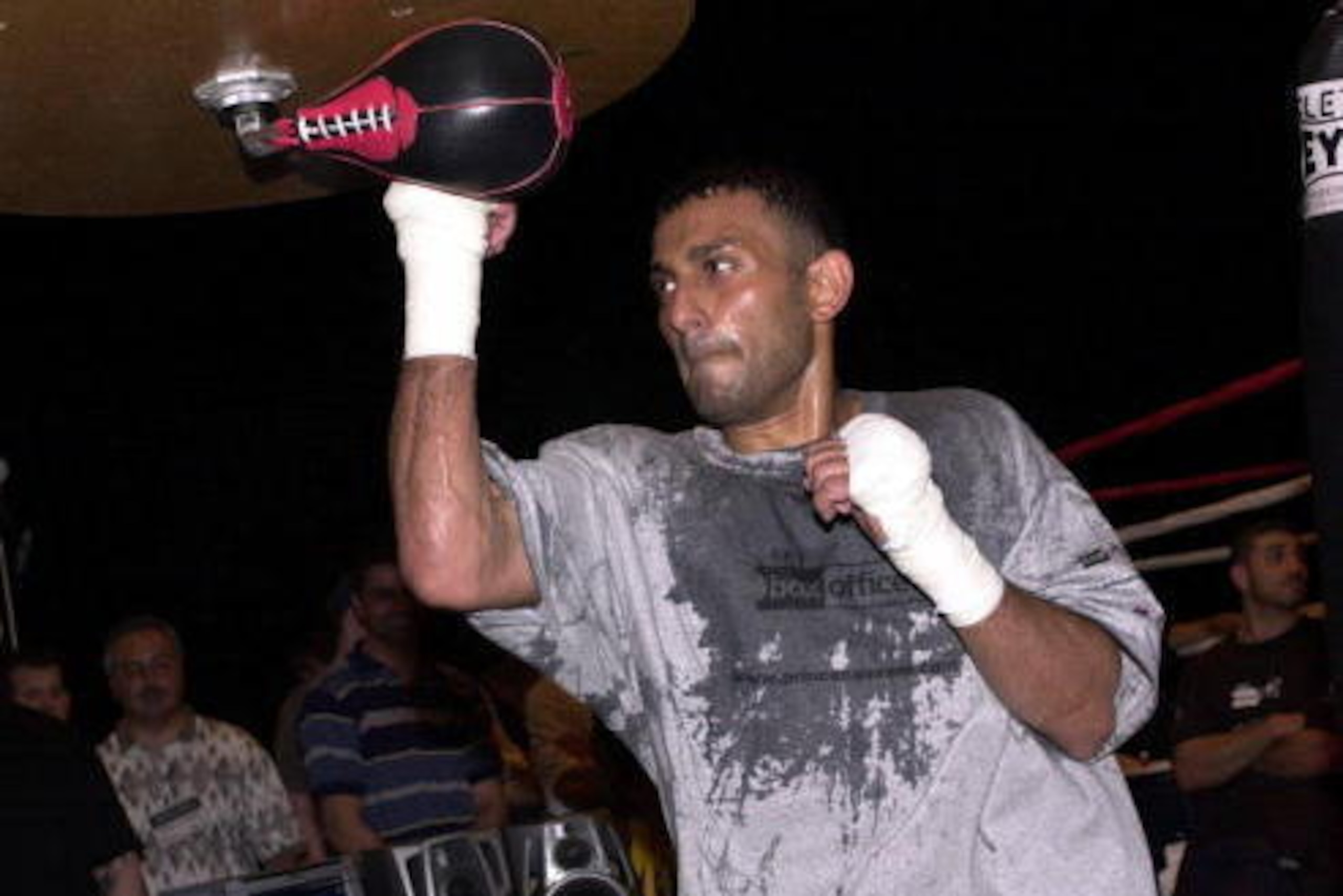 Naseem Hamed training before his fight against Marco Antonio Barrera.