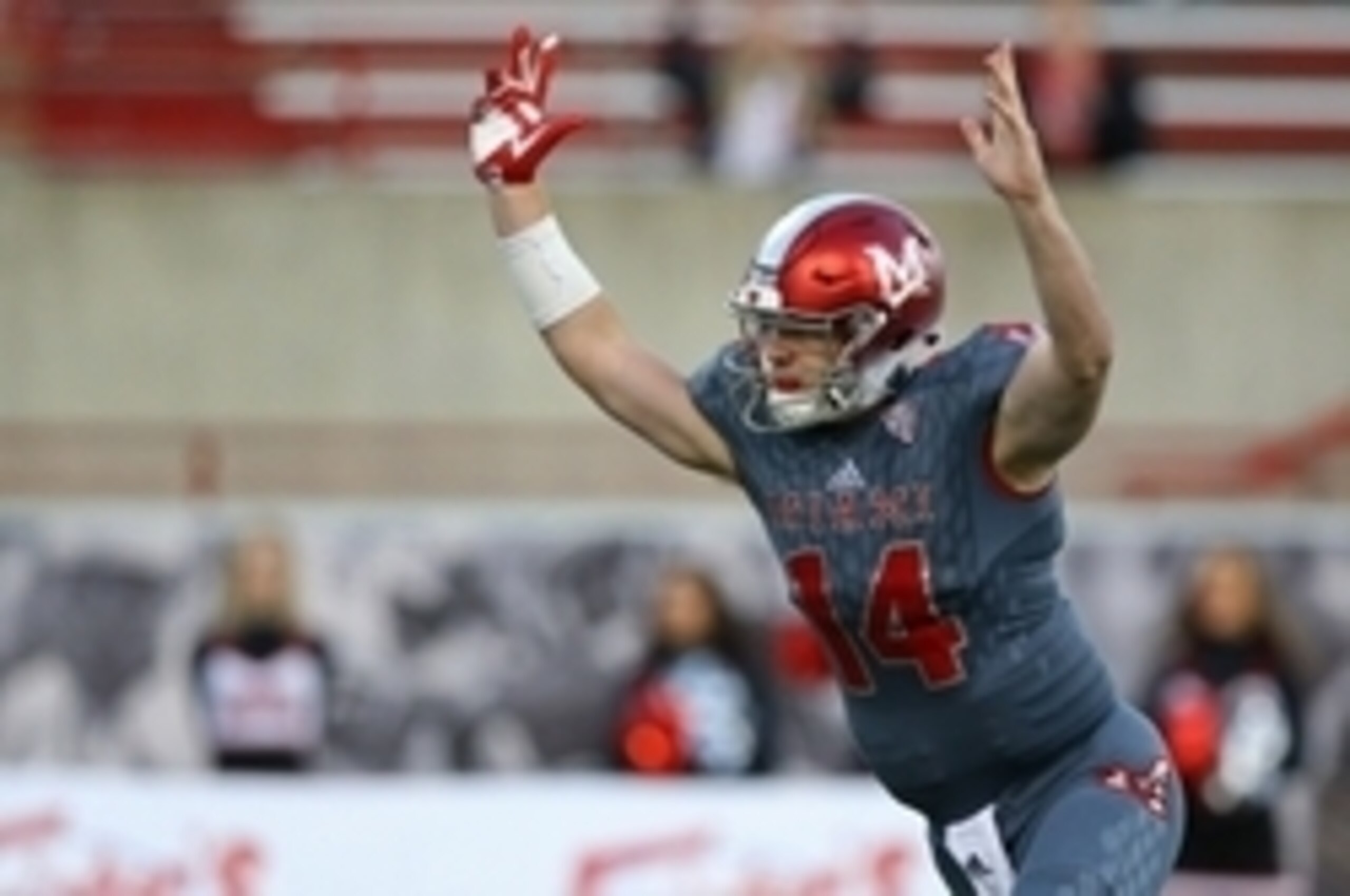 Gus Ragland threw for four TDs in Miami's fourth straight win.