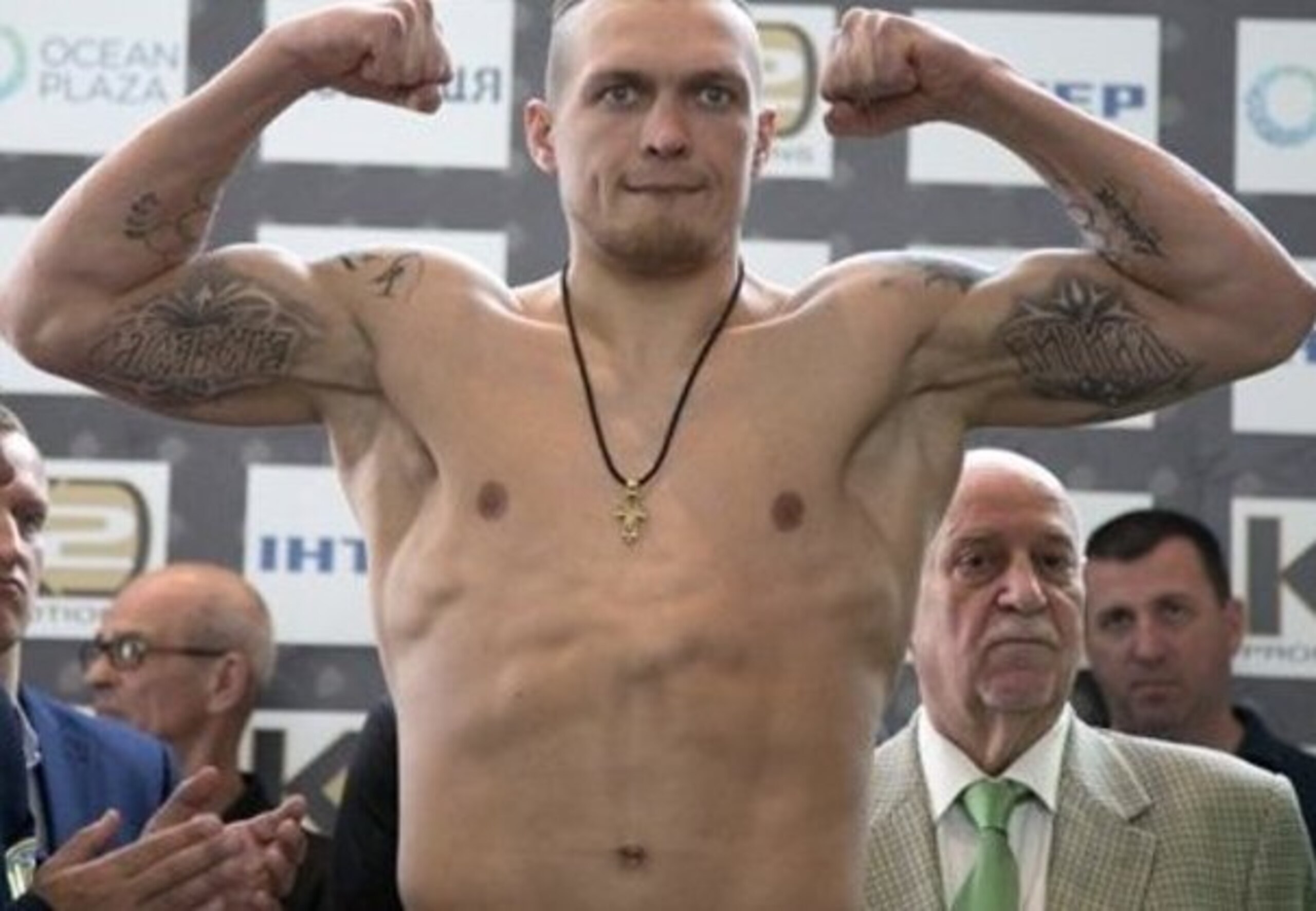 Oleksandr Usyk makes his American debut at the Forum in Inglewood. Oleksandr Usyk makes his American debut at the Forum in Inglewood.