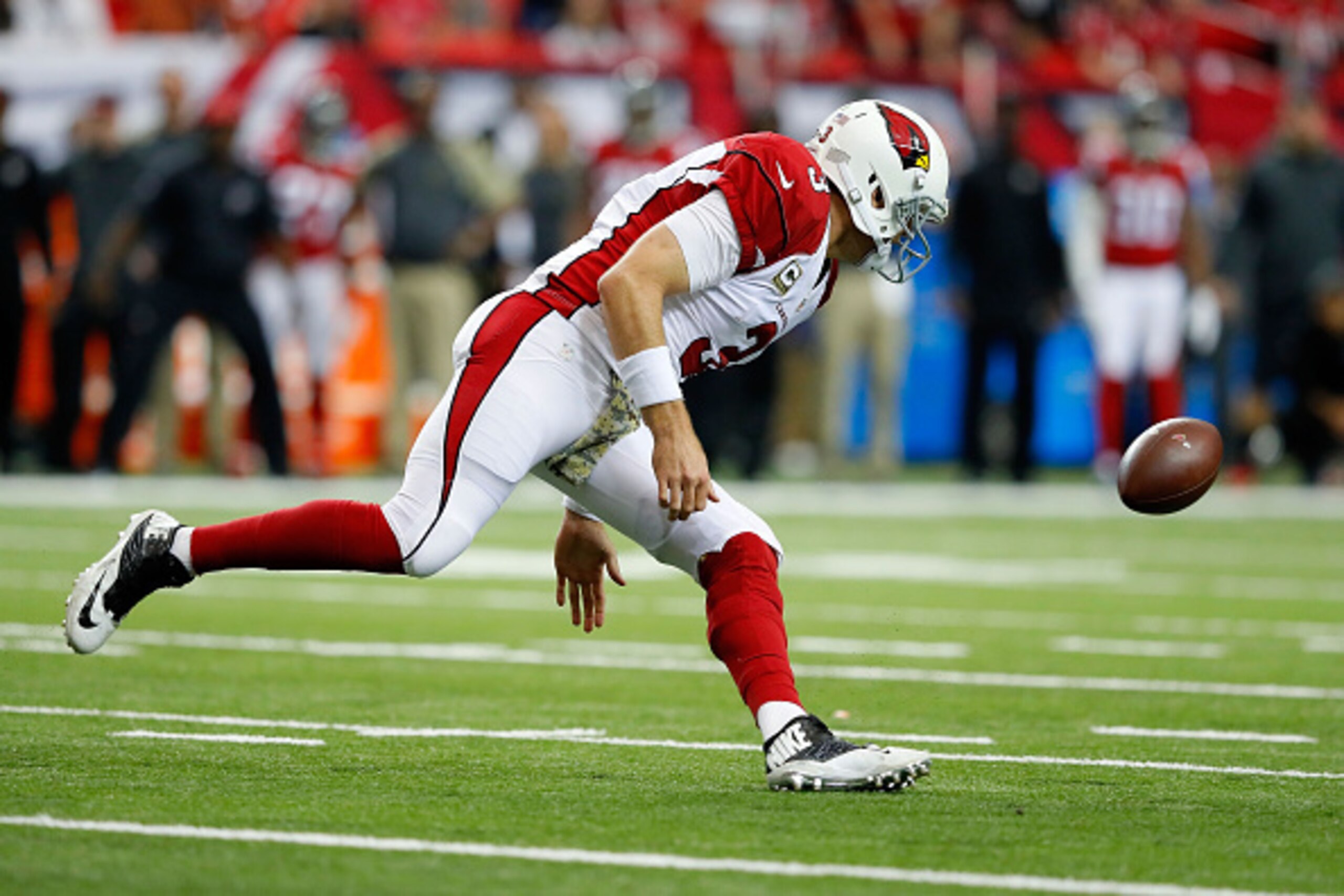 Carson Palmer has fallen back to earth, and the Arizona Cardinals are in danger of missing the playoffs.