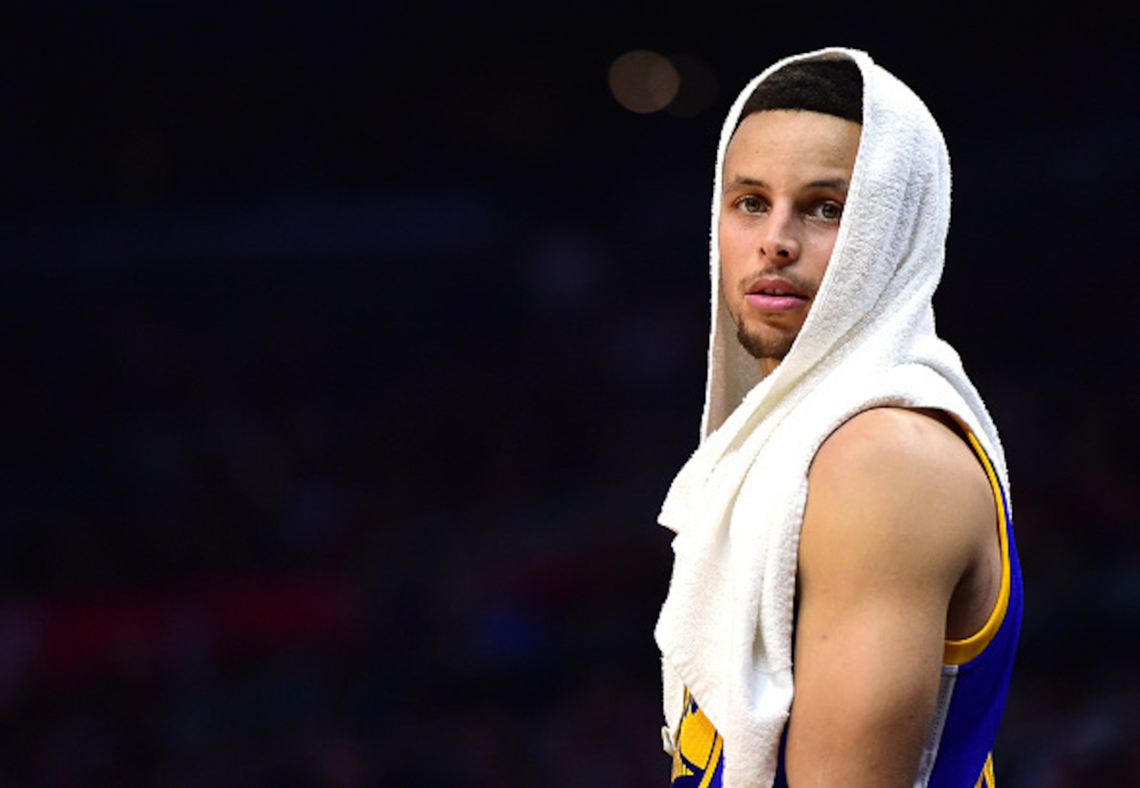 Three Golden State Warriors teammates (Kevin Durant, Klay Thompson and Draymond Green) have a higher 2016-17 salary than Stephen Curry. Three Golden State Warriors teammates (Kevin Durant, Klay Thompson and Draymond Green) have a higher 2016-17 salary than Stephen Curry.