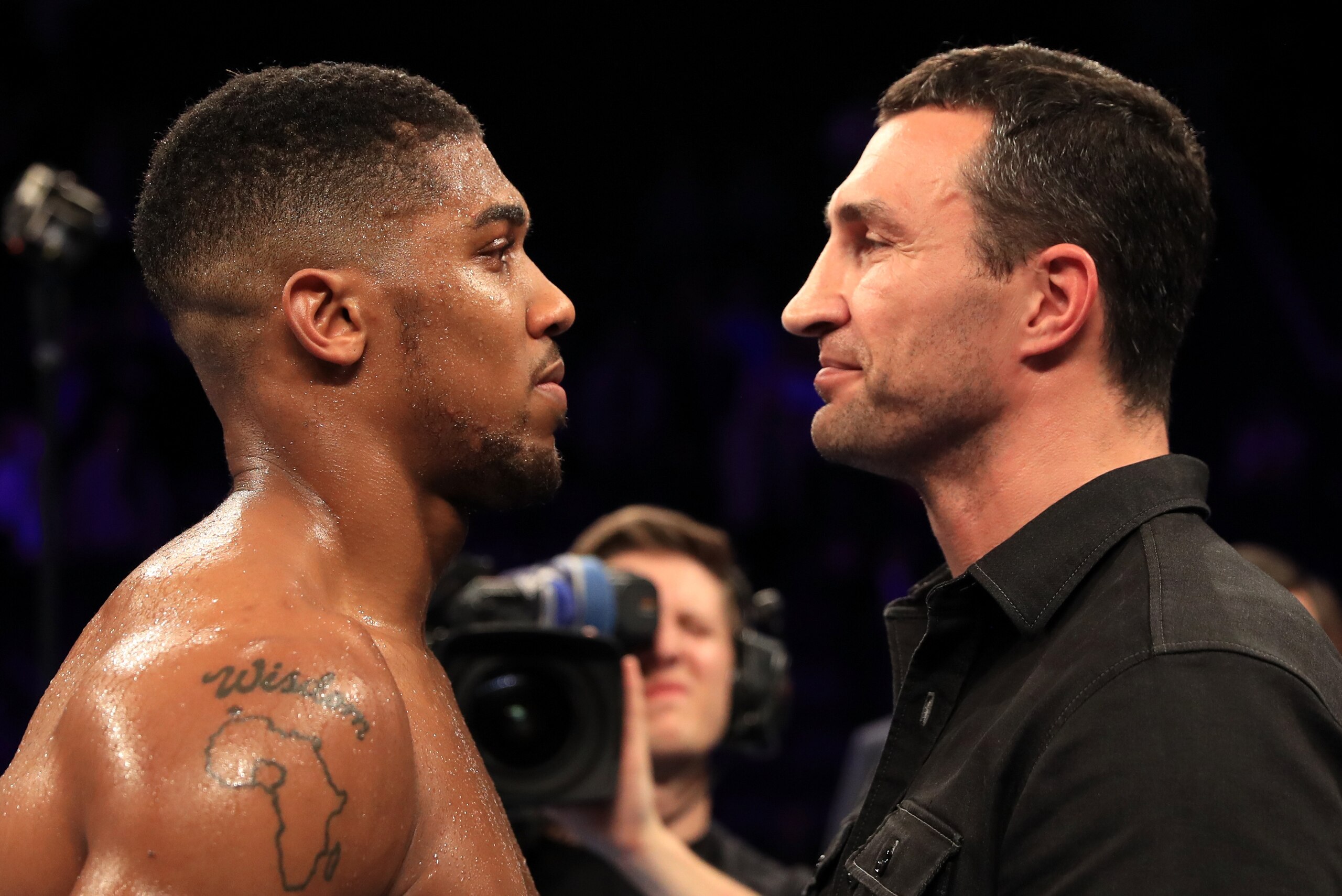 Anthony Joshua and Wladimir Klitschko will fight each other on April 29, 2017.