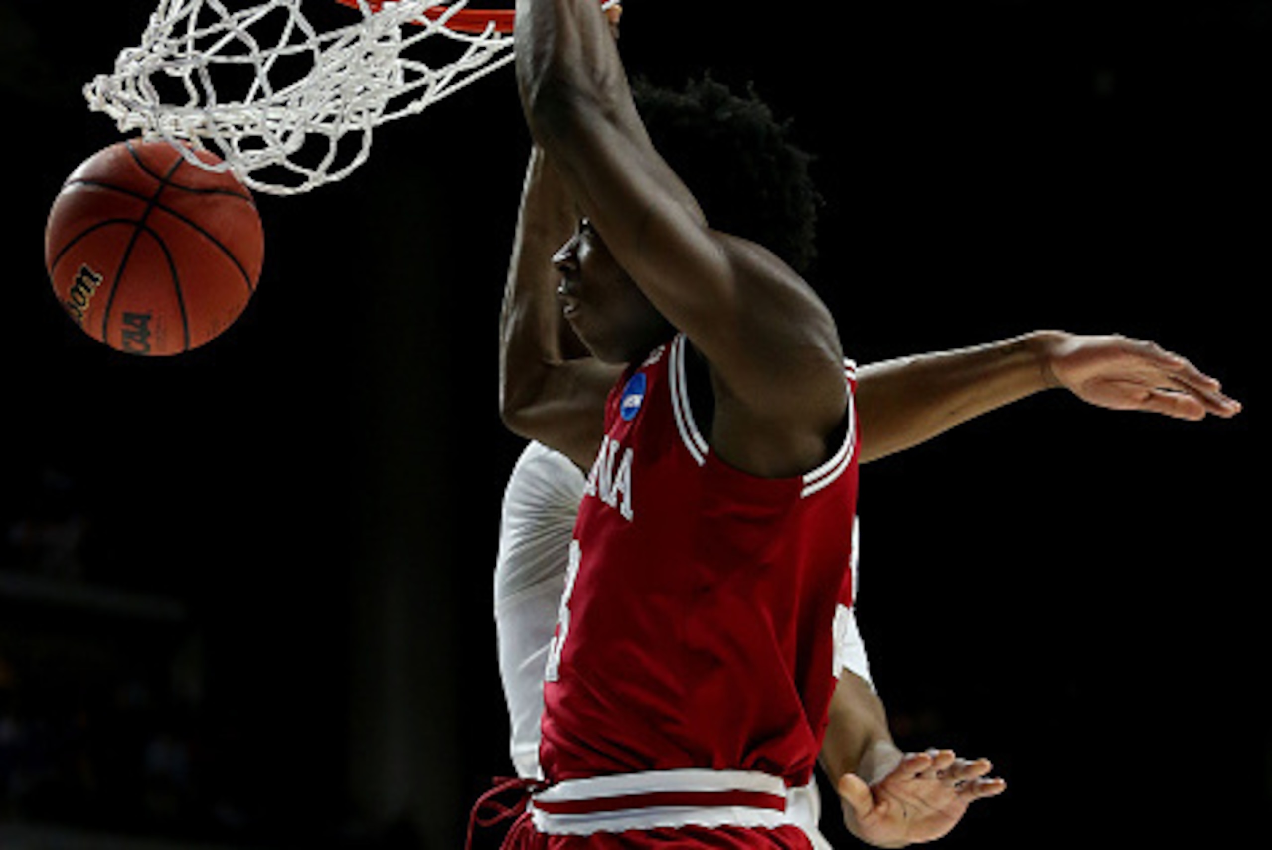 OG Anunoby dunks against North Carolina.