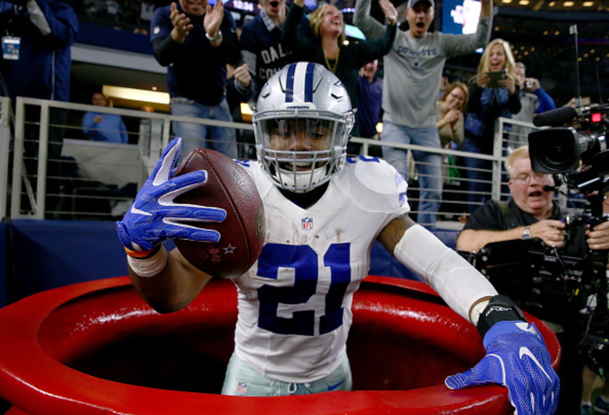 Dallas Cowboys RB Ezekiel Elliott Dallas Cowboys RB Ezekiel Elliott