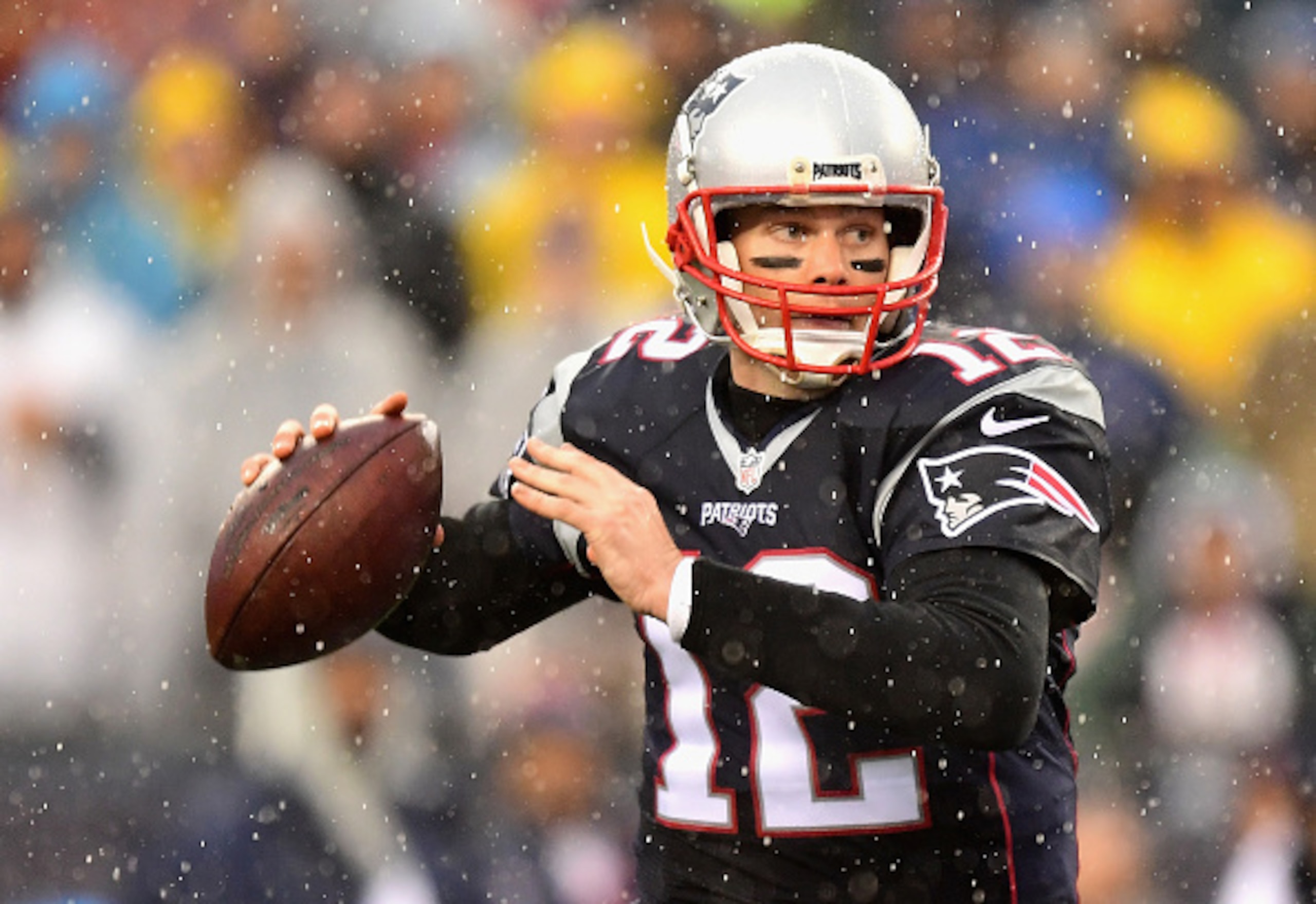 Tom Brady and the Patriots will look to cap the regular season with one more win.