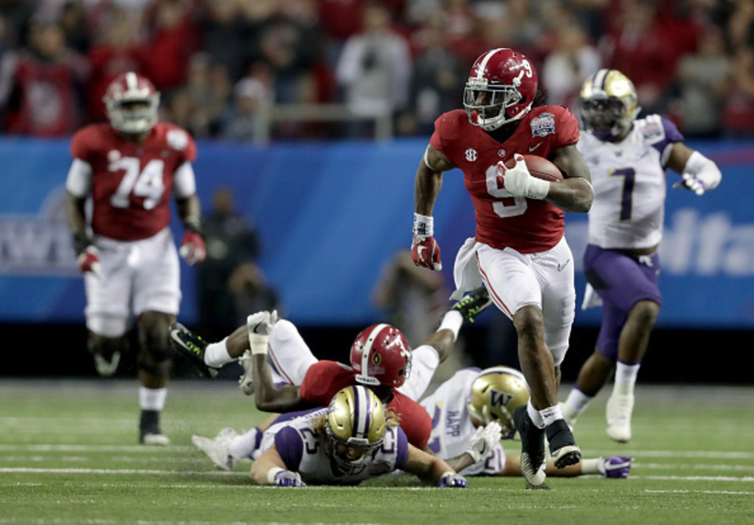 Bo Scarbrough had a game to remember against Washington's defense.