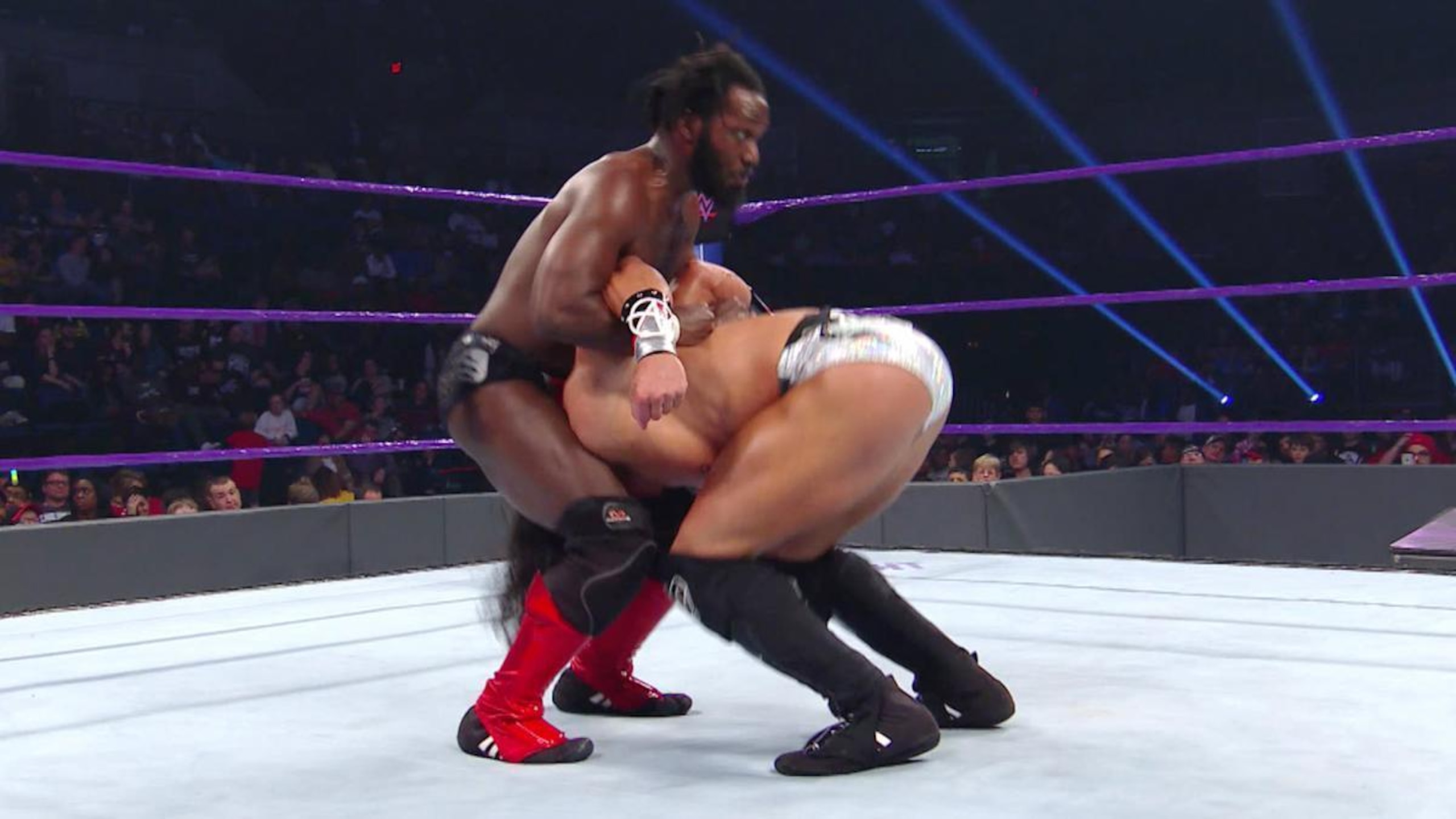 Rich Swann looks to put Tony Nese away.
