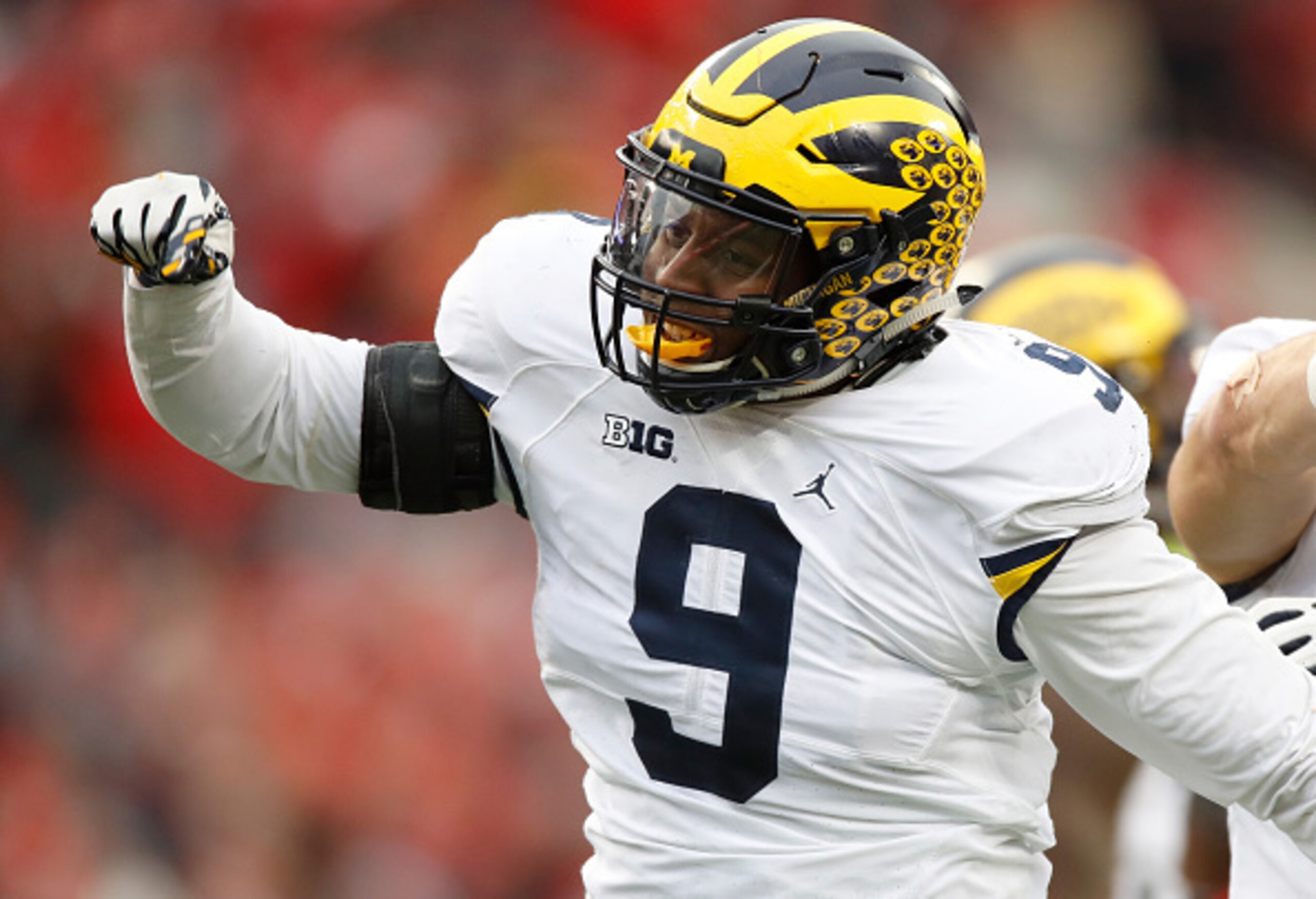 Mike McCray will be a key leader for Michigan's defense in 2017.