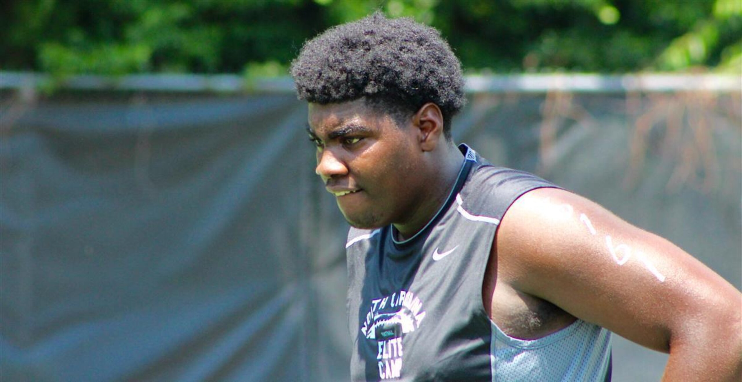 OT Mekhi Becton would be a solid addition to Michigan's 2017 class.
