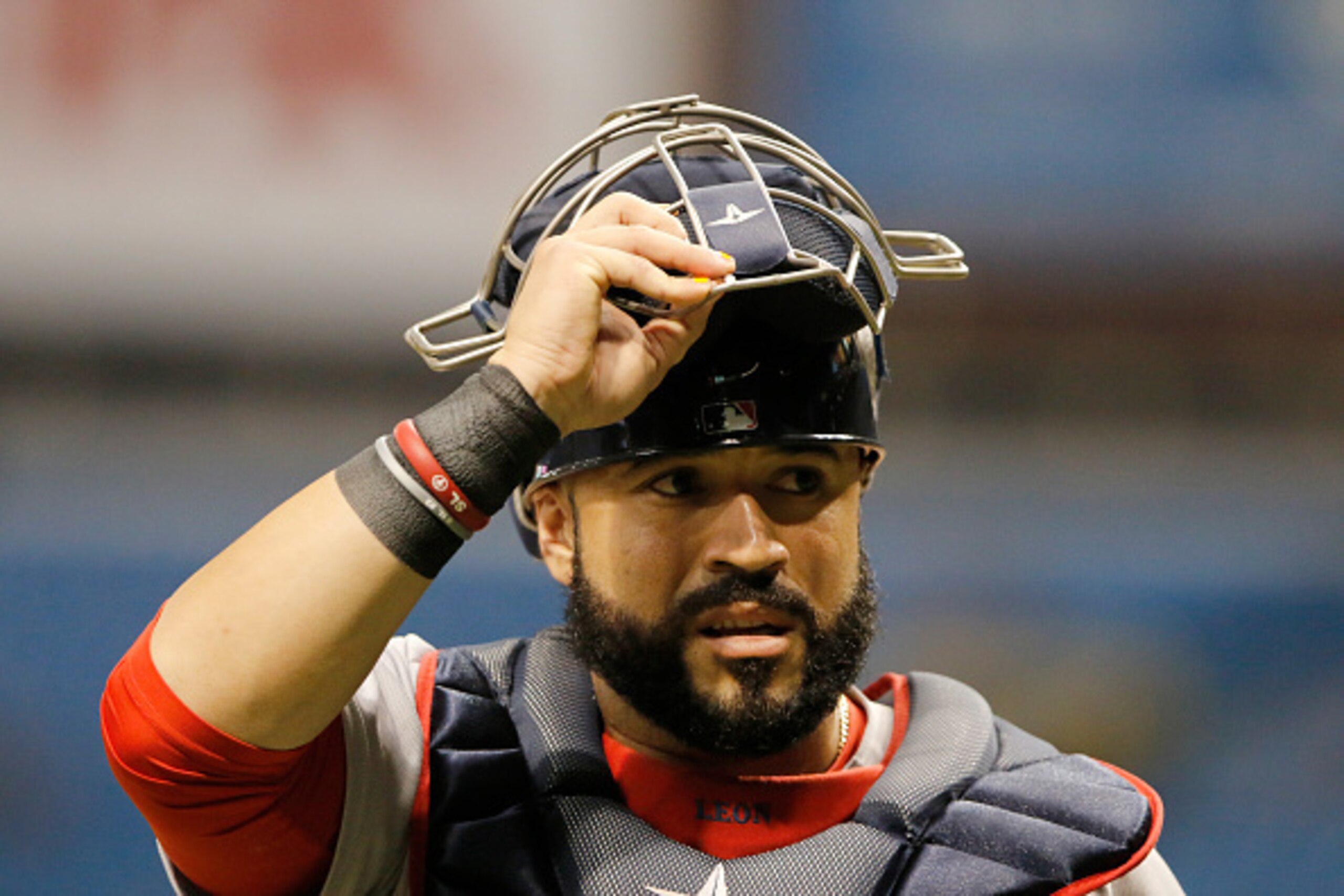 Sandy Leon might not have the firmest grip on the catching gig.