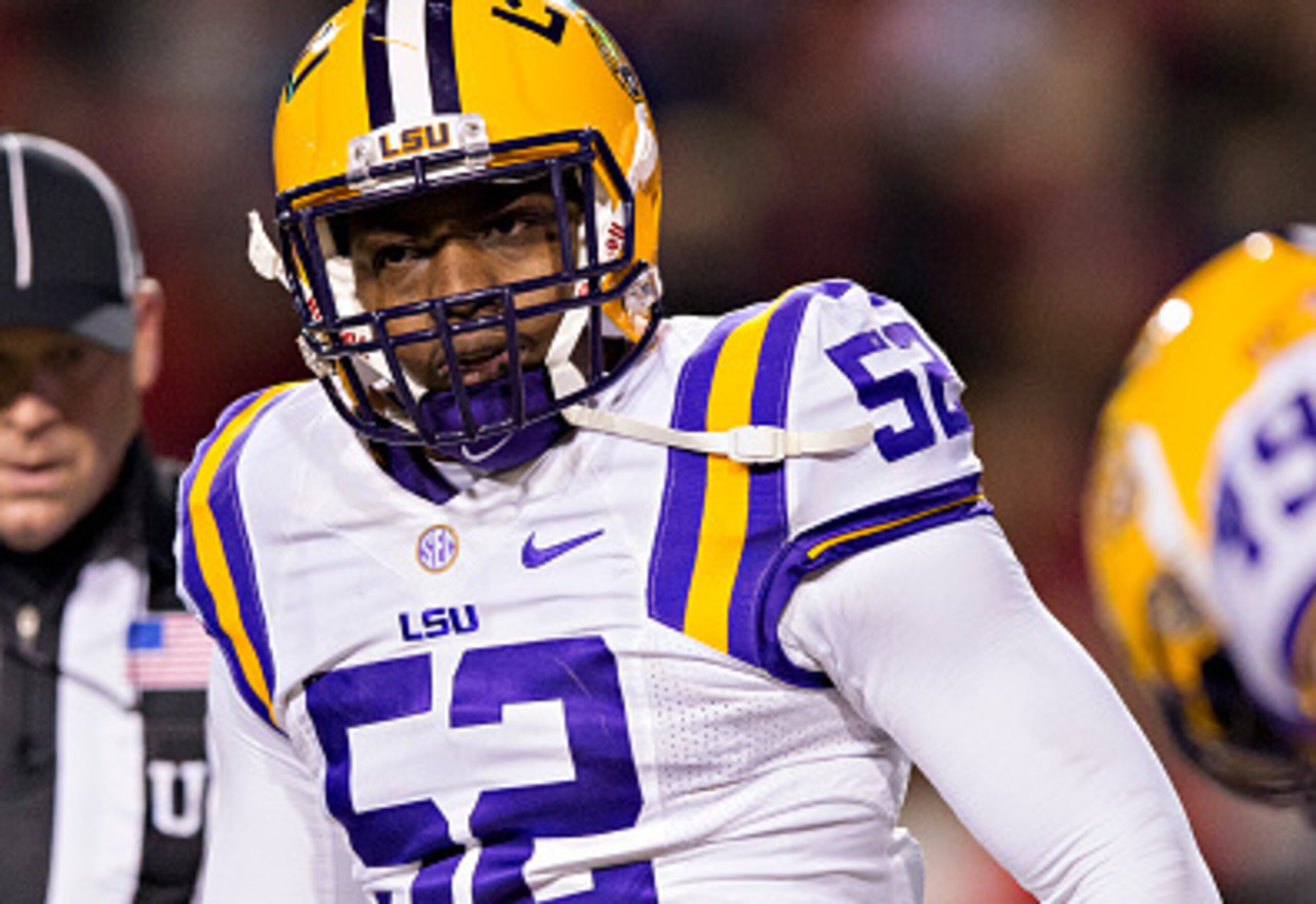 FAYETTEVILLE, AR - NOVEMBER 12: Kendell Beckwith #52 of the LSU Tigers on the field during a game against the Arkansas Razorbacks at Razorback Stadium on November 12, 2016 in Fayetteville, Arkansas. The Tigers defeated the Razorbacks 38-10. (Photo by W FAYETTEVILLE, AR - NOVEMBER 12: Kendell Beckwith #52 of the LSU Tigers on the field during a game against the Arkansas Razorbacks at Razorback Stadium on November 12, 2016 in Fayetteville, Arkansas. The Tigers defeated the Razorbacks 38-10. (Photo by W
