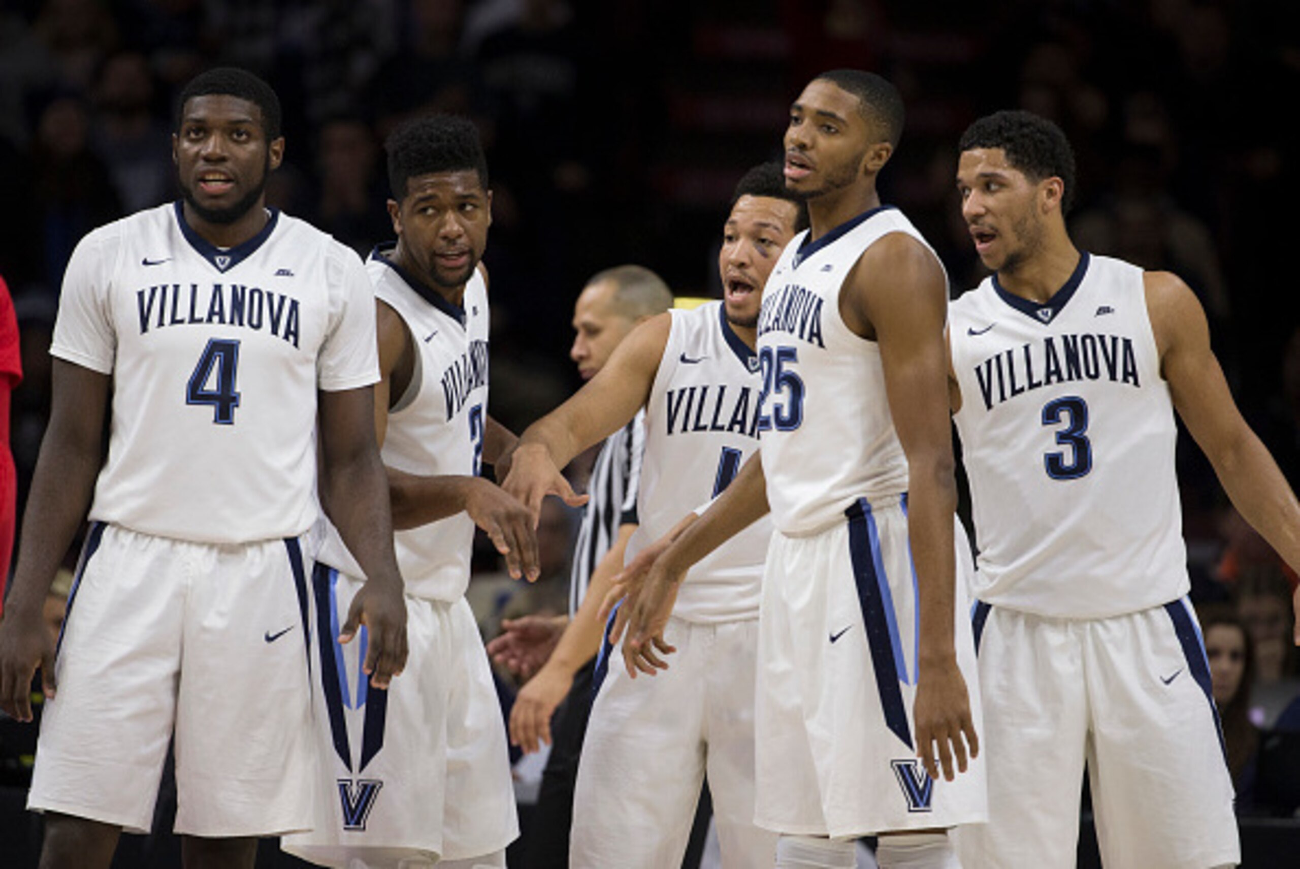 Gonzaga is still No. 1, but Villanova remains hot on its tail.
