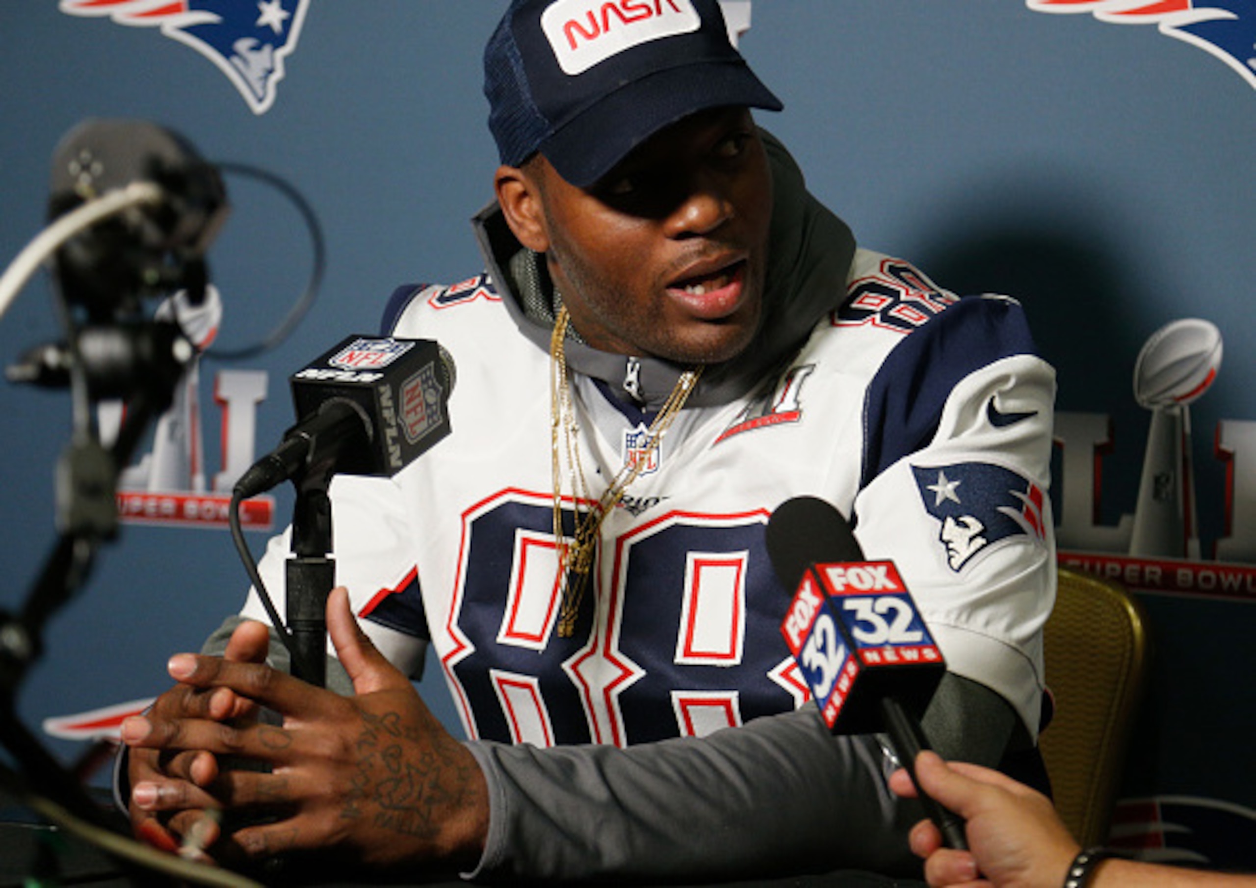 Where do the Patriots turn if they don't bring back Martellus Bennett?