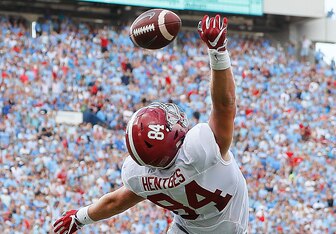 OXFORD, MS - SEPTEMBER 17:  Hale Hentges #84 of the Alabama Crimson Tide fails to pull in the touchdown reception against the Mississippi Rebels at Vaught-Hemingway Stadium on September 17, 2016 in Oxford, Mississippi.  (Photo by Kevin C. Cox/Getty Images