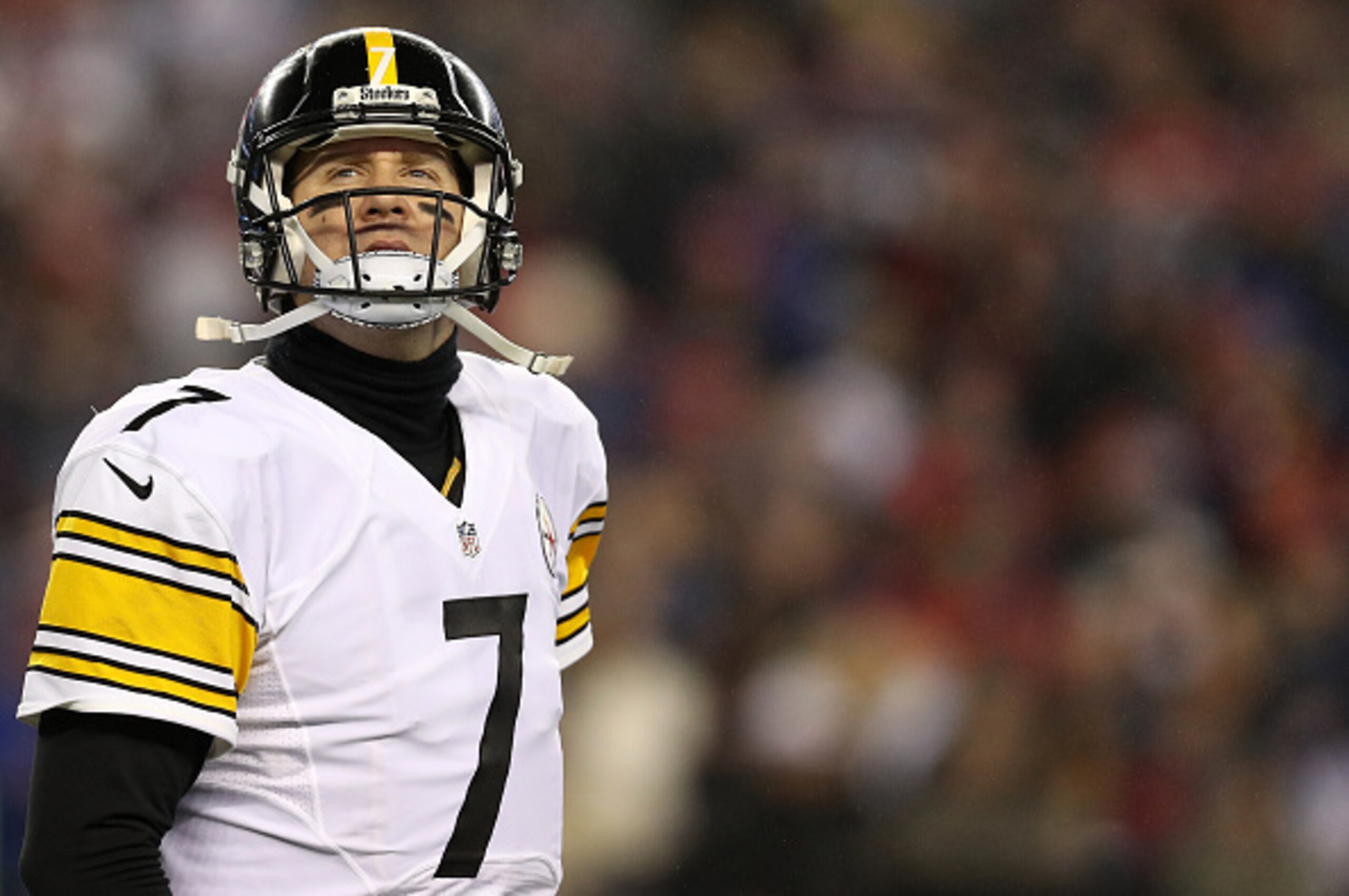 FOXBORO, MA - JANUARY 22: Ben Roethlisberger #7 of the Pittsburgh Steelers looks on against the New England Patriots during the second half in the AFC Championship Game at Gillette Stadium on January 22, 2017 in Foxboro, Massachusetts. The New England Pat