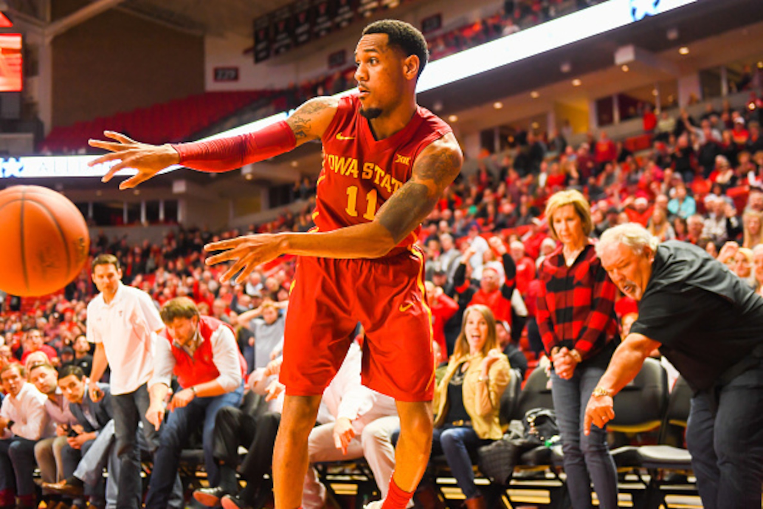 It's the year of the point guard in college basketball, so it's a good thing Monte Morris is back in the AP Top 25.