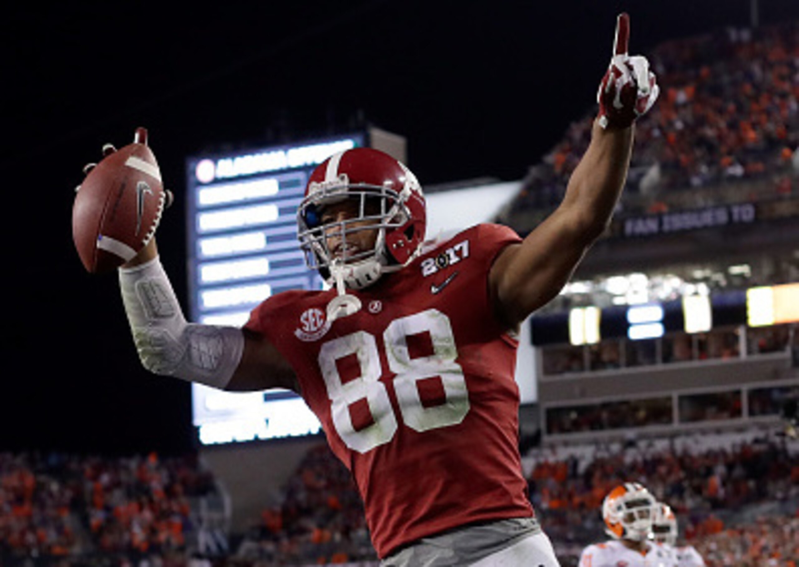 Would the Patriots consider trading up for Alabama's O.J. Howard?