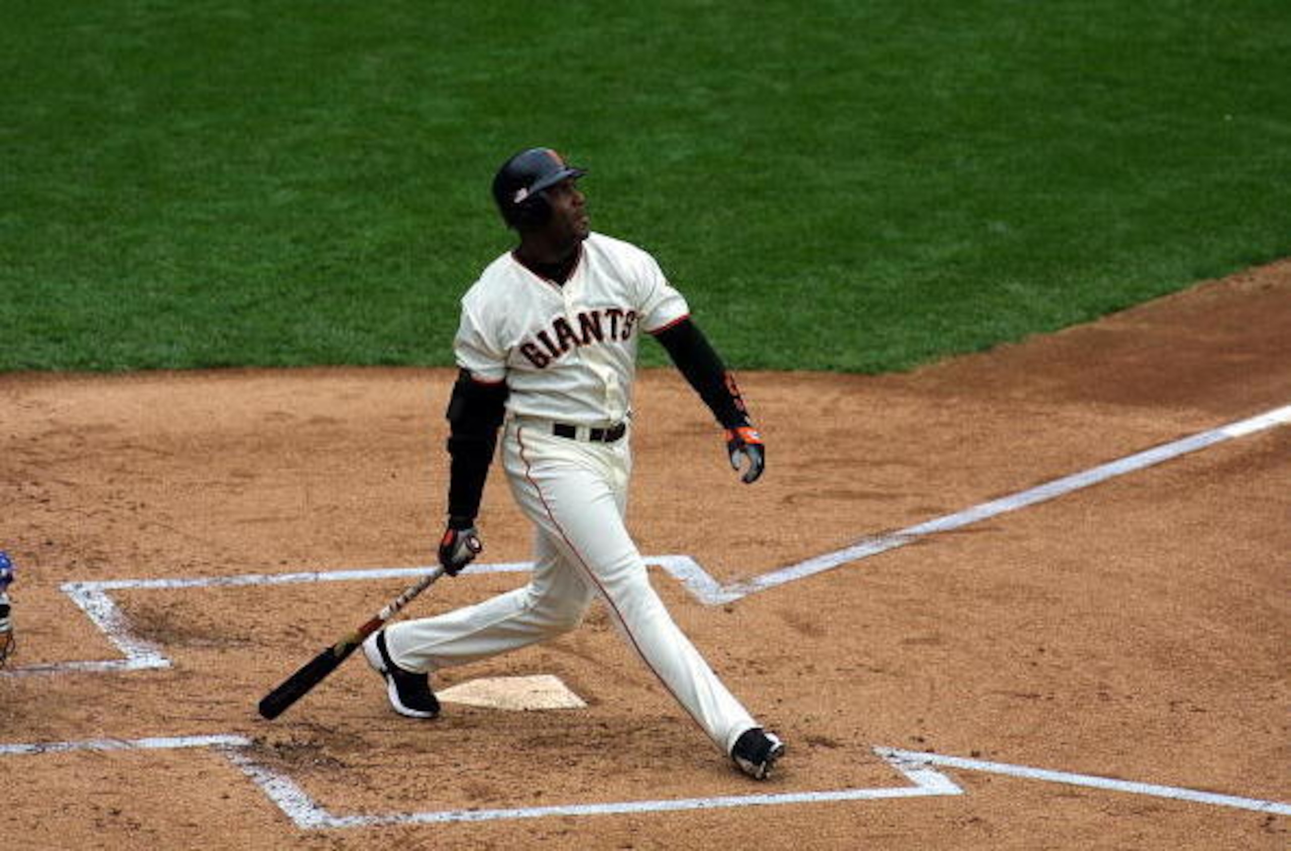 Barry Bonds owns the records for most home runs ever (762) and in a single season (73).