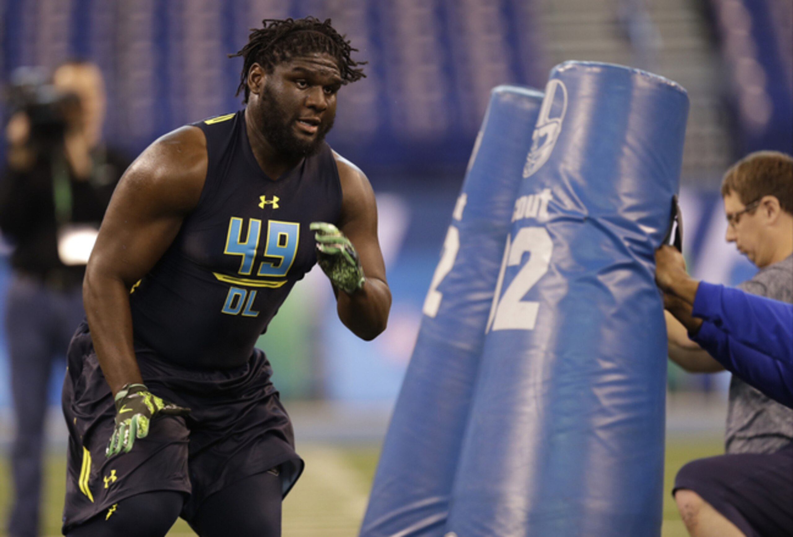 Drafting a guy like Alabama's Dalvin Tomlinson could help improve the Patriots' defensive line depth.