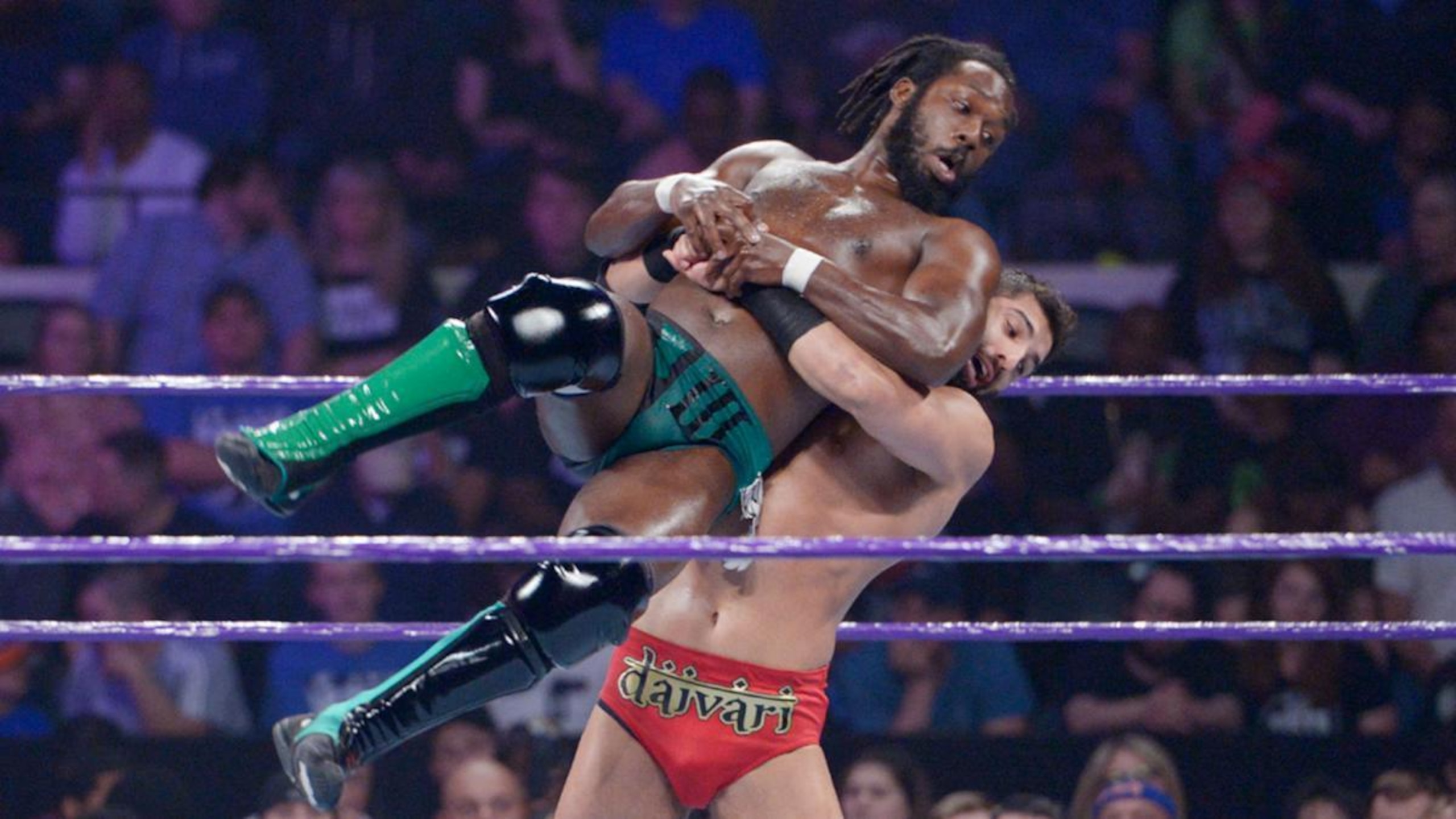 Ariya Daivari taking down Rich Swann.