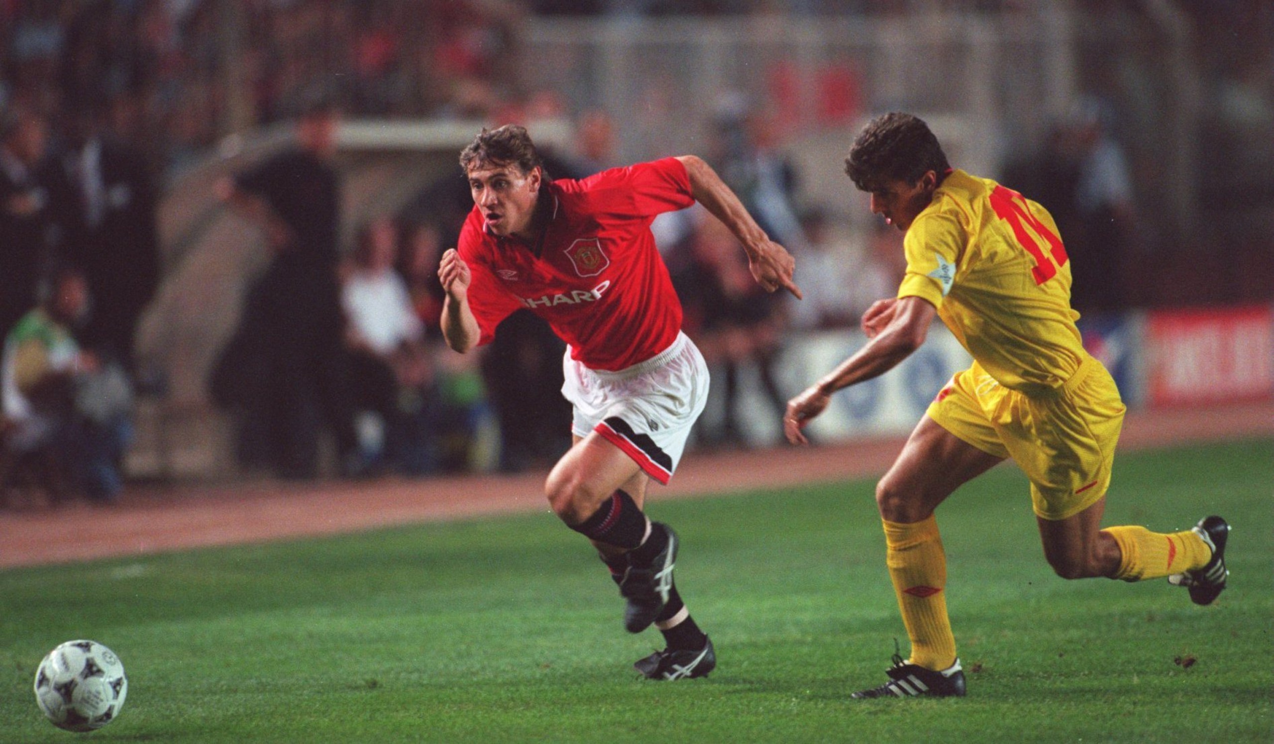 Kanchelskis in full flight.