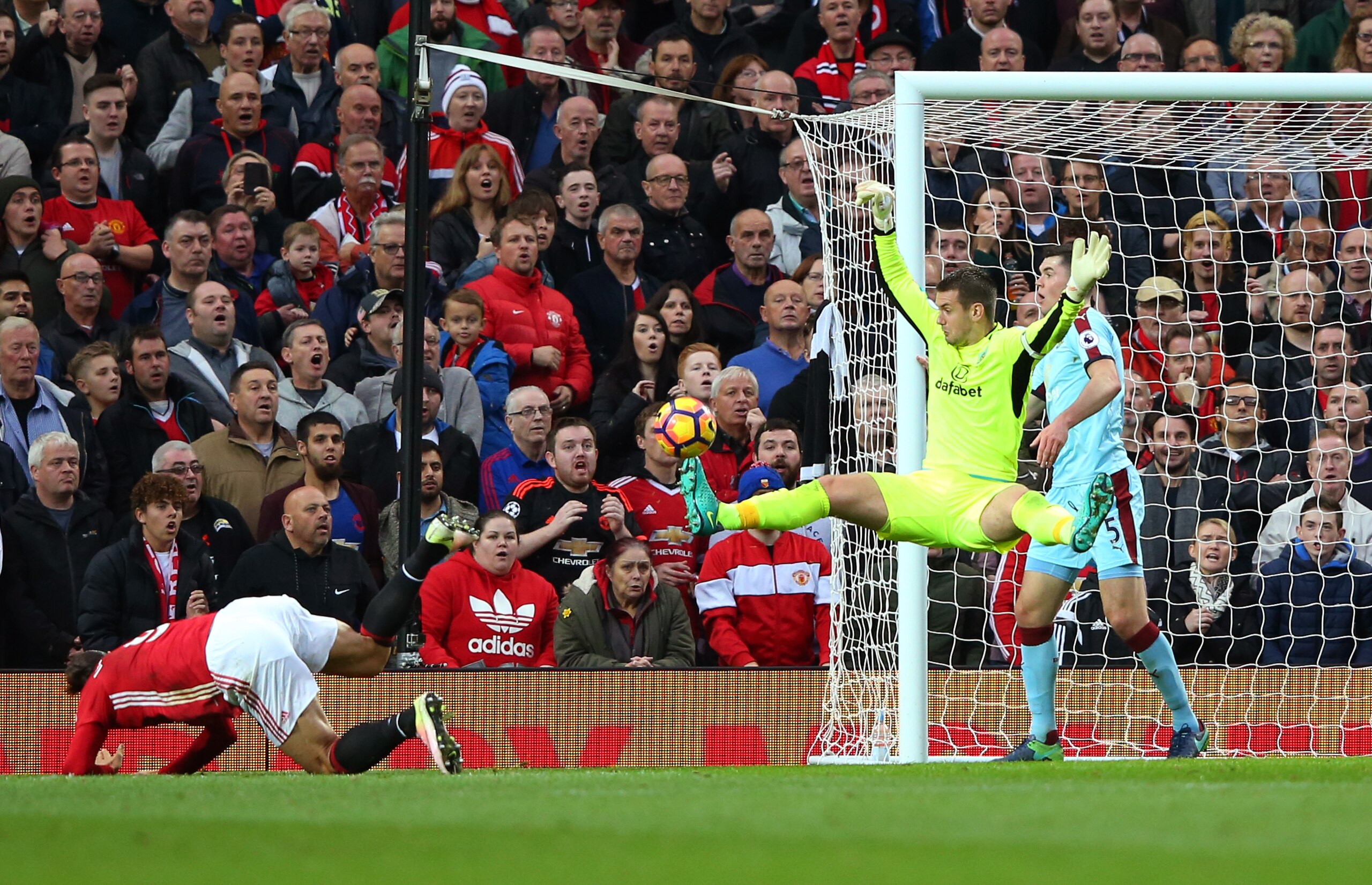 How much damage did Tom Heaton do to United's league season?