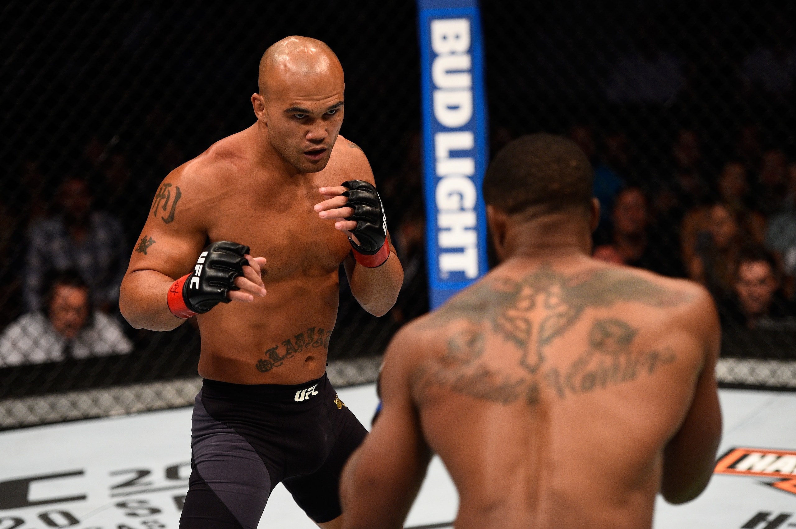 Robbie Lawler (left)