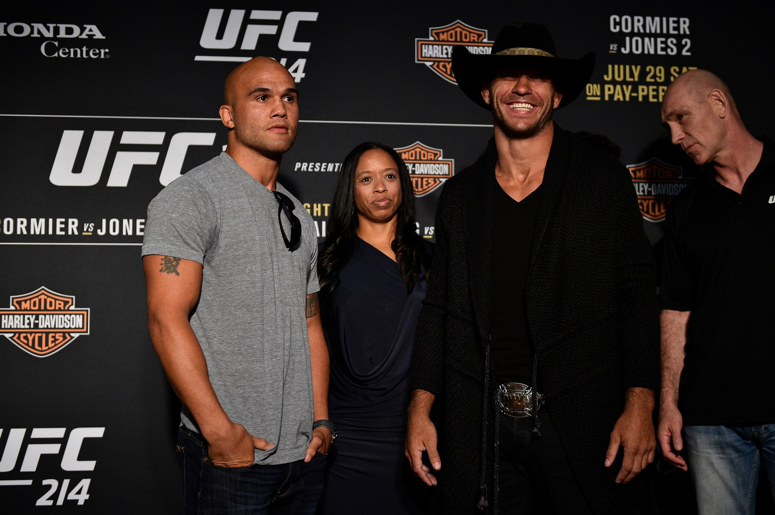 Robbie Lawler (left) and Donald Cerrone