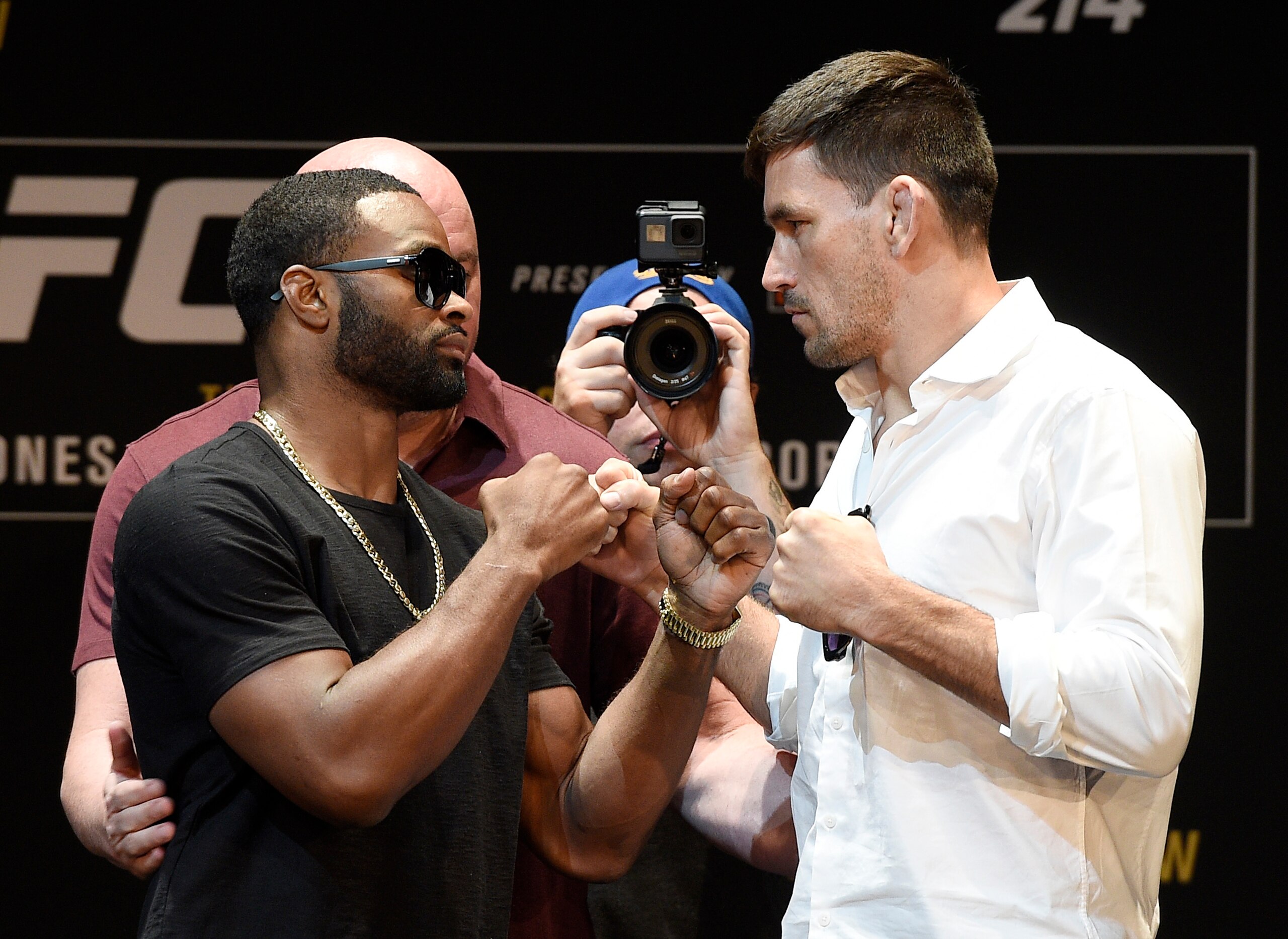 Tyron Woodley (left) and Demian Maia