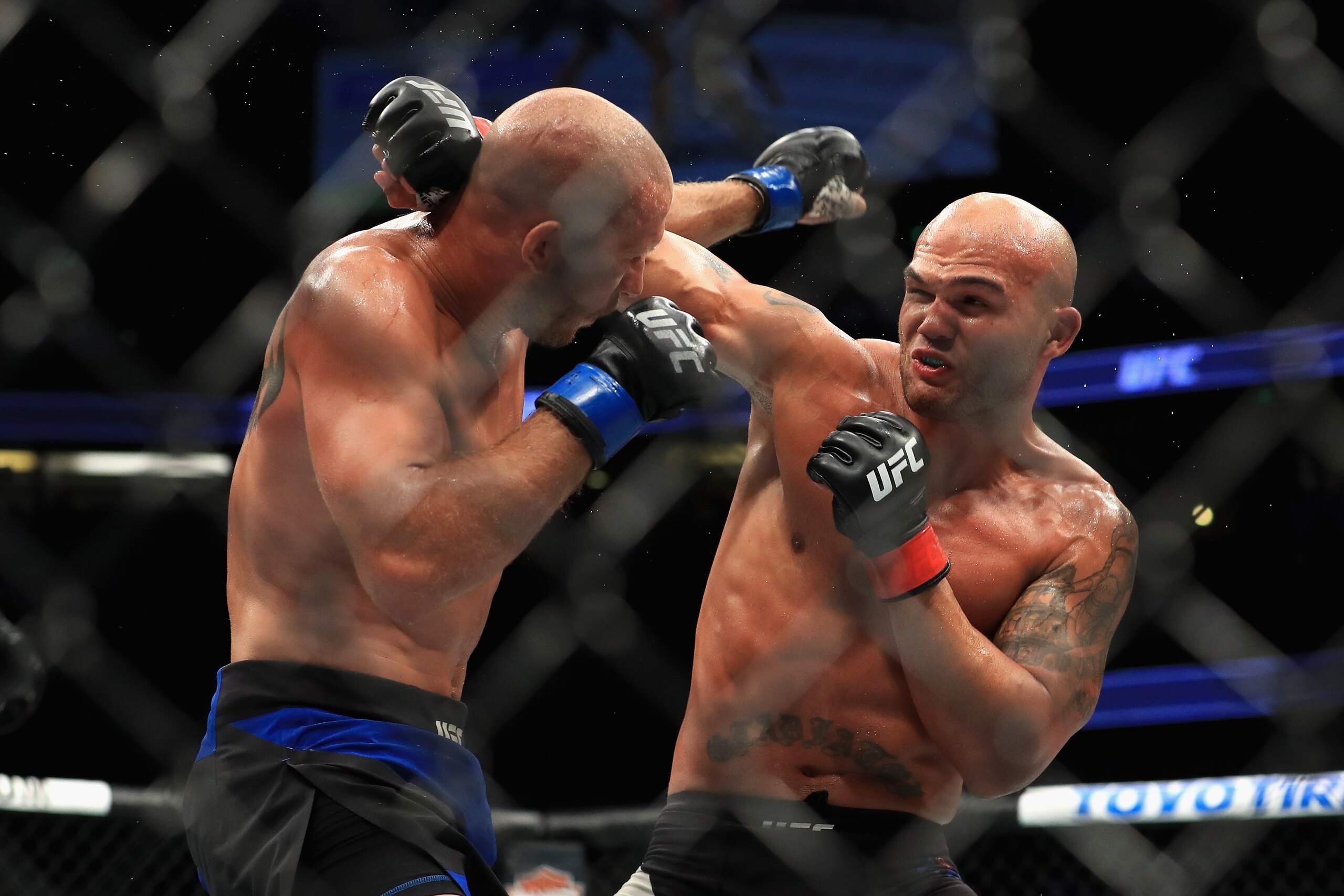 Donald Cerrone (left) and Robbie Lawler Donald Cerrone (left) and Robbie Lawler