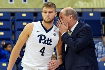 Ryan Luther (4) and Kevin Stallings